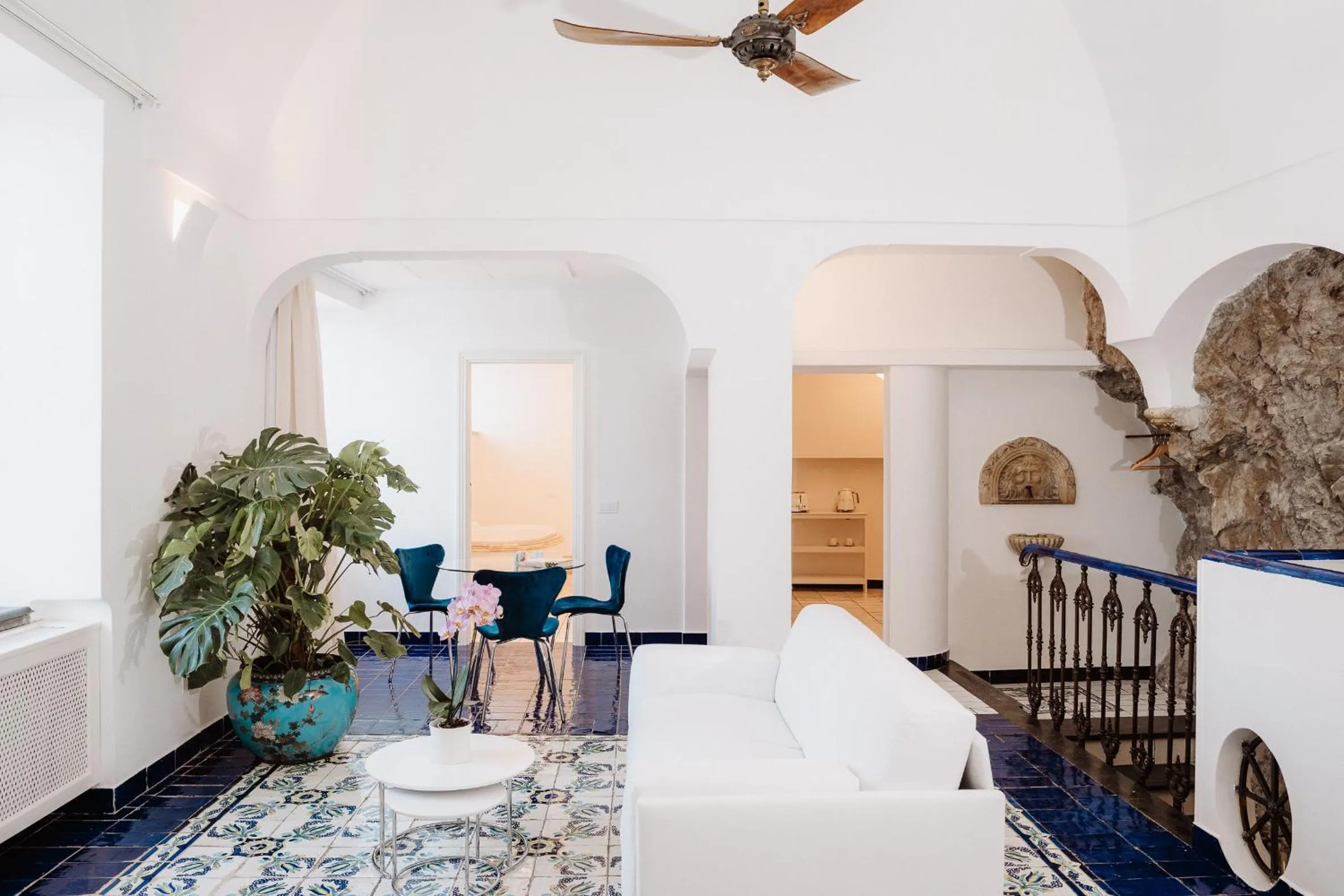 Living room, Bed in Hotel Marina Riviera