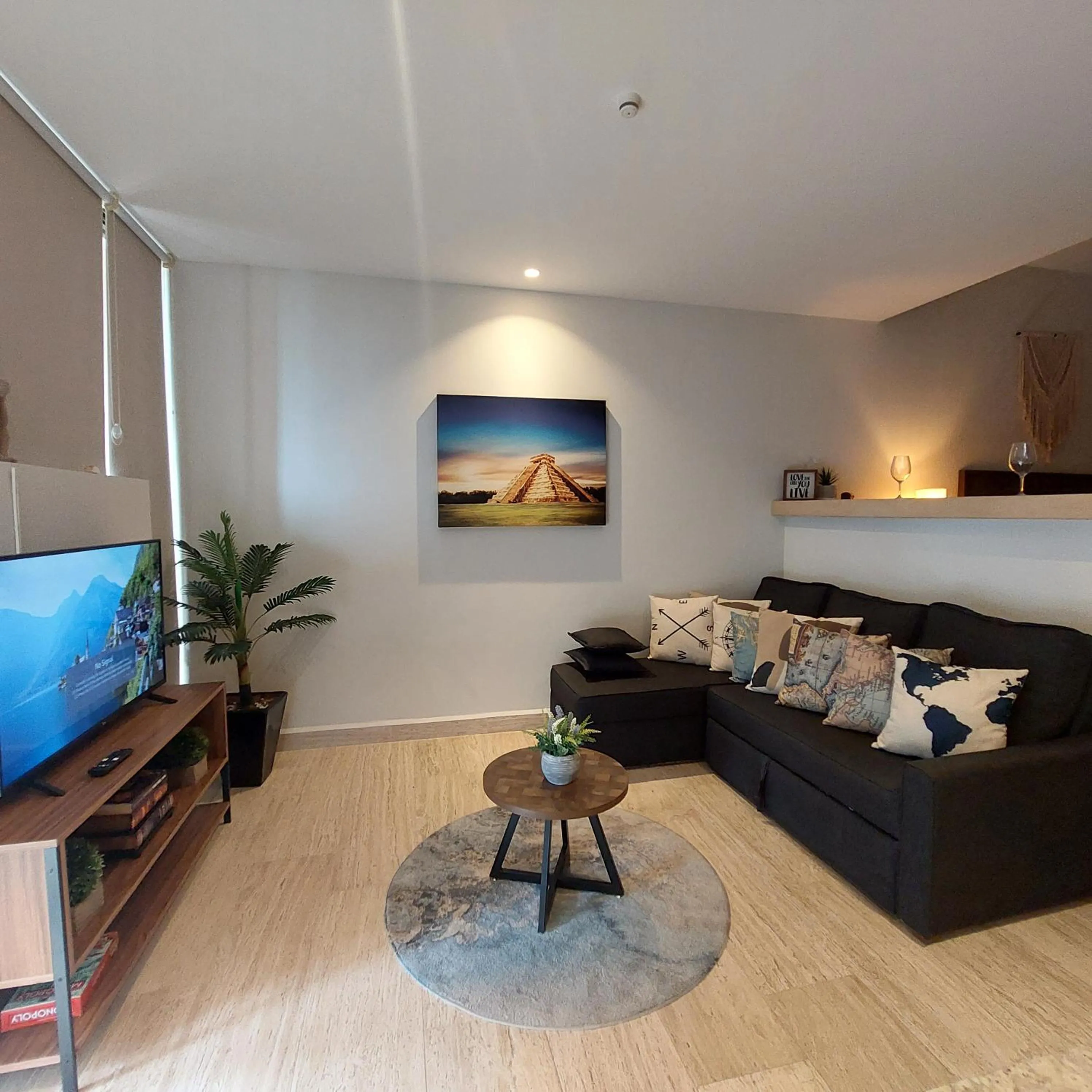 Communal lounge/ TV room in 'Syrena Luxury Caribbean' Heart of Playa del Carmen - Fast Wi-fi - Sea Views