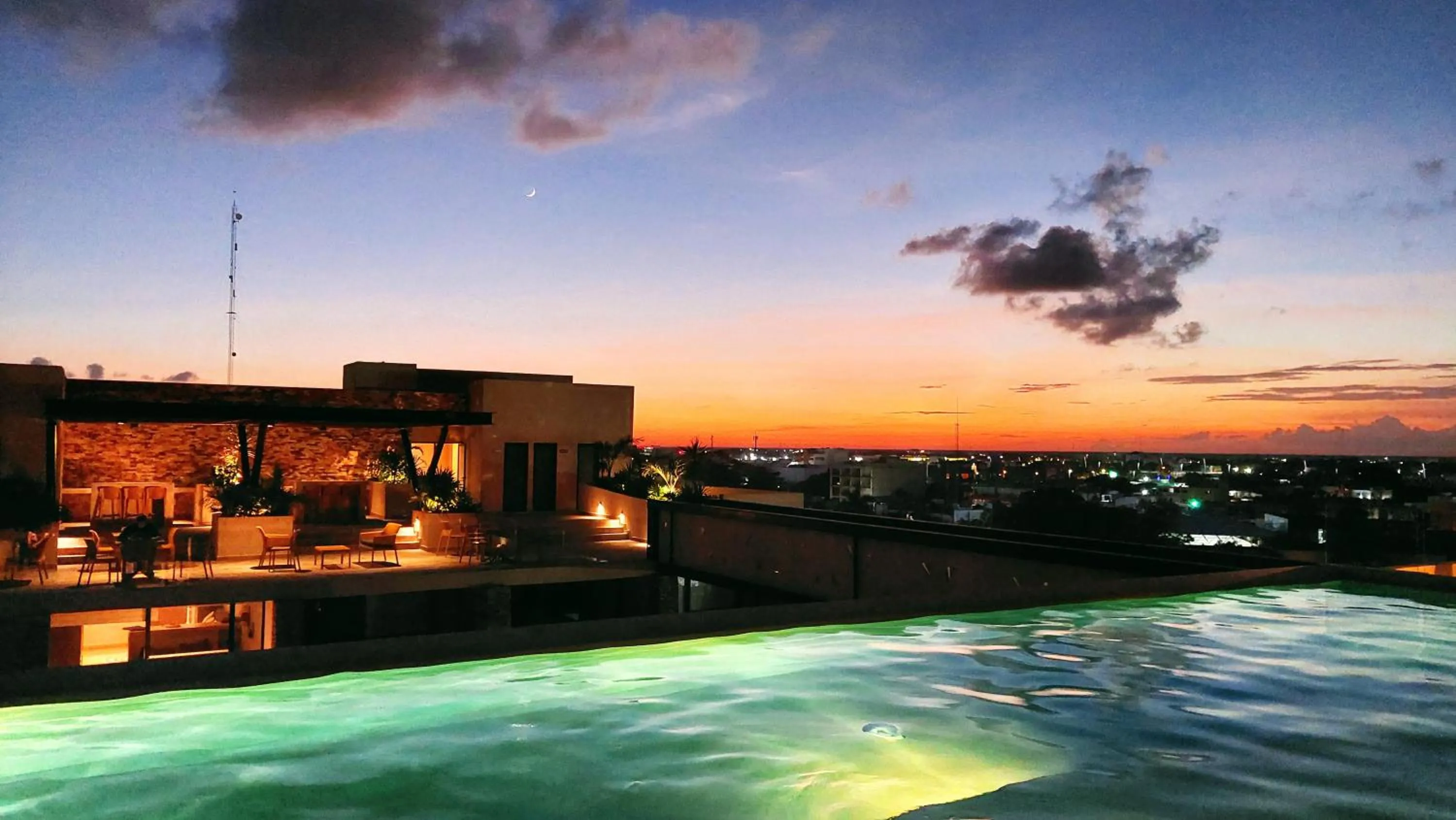 Swimming pool in 'Syrena Luxury Caribbean' Heart of Playa del Carmen - Fast Wi-fi - Sea Views