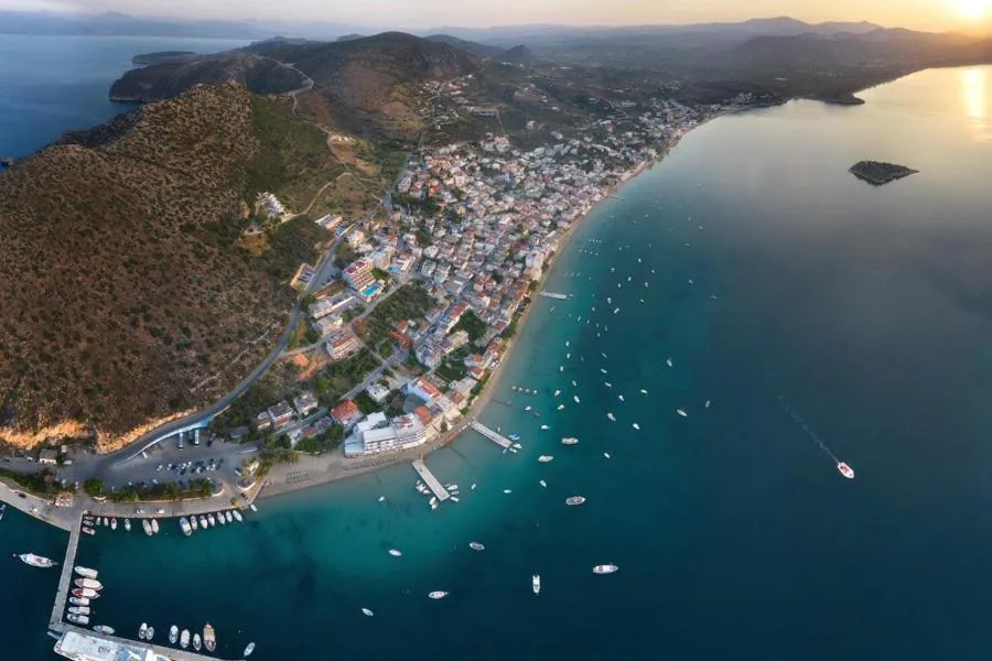 Location in Flisvos Hotel