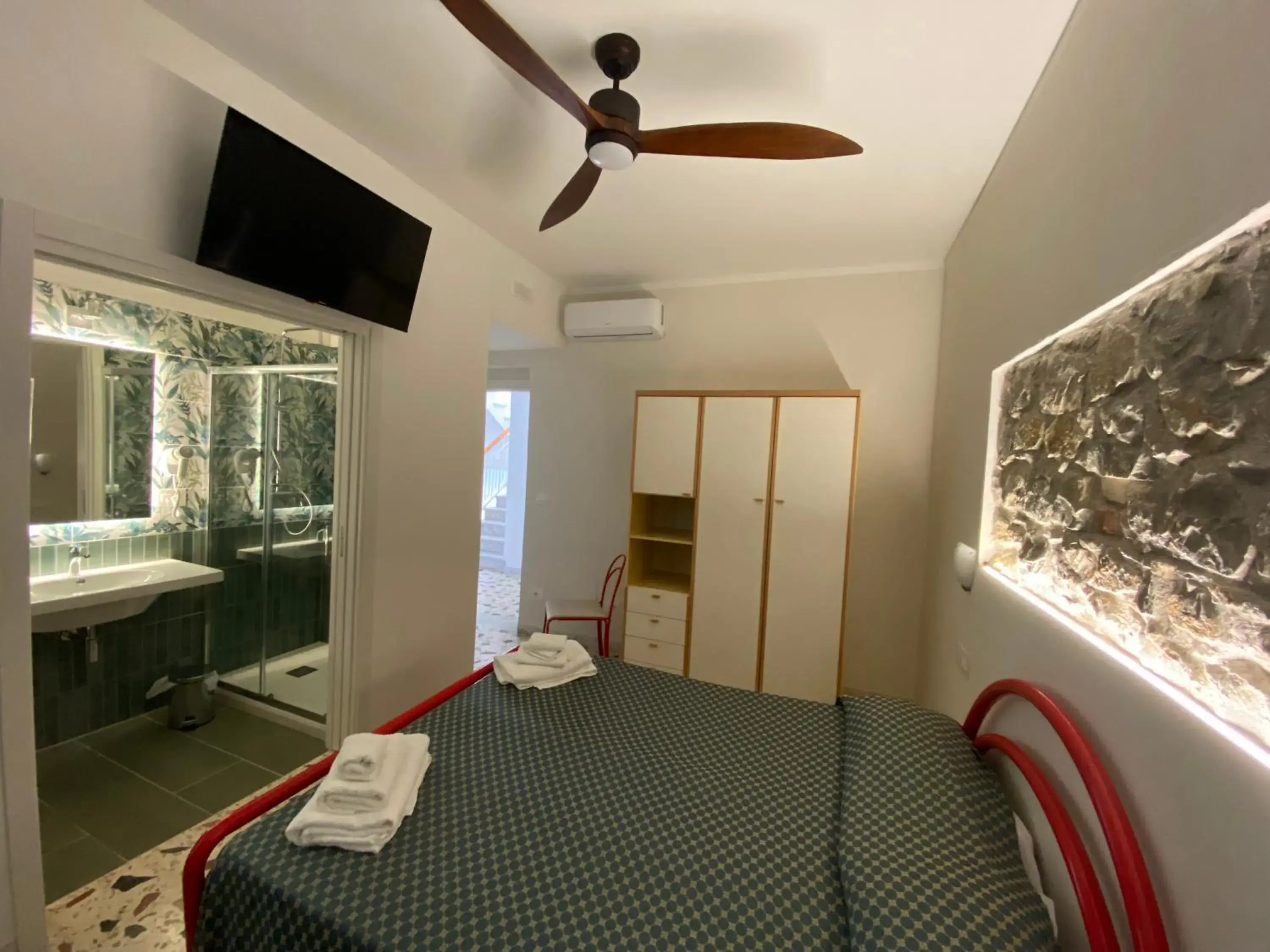 Double Room with Balcony in Cinquestelle Albergo del centro storico Double Room with Balcony in Cinquestelle Albergo del centro storico