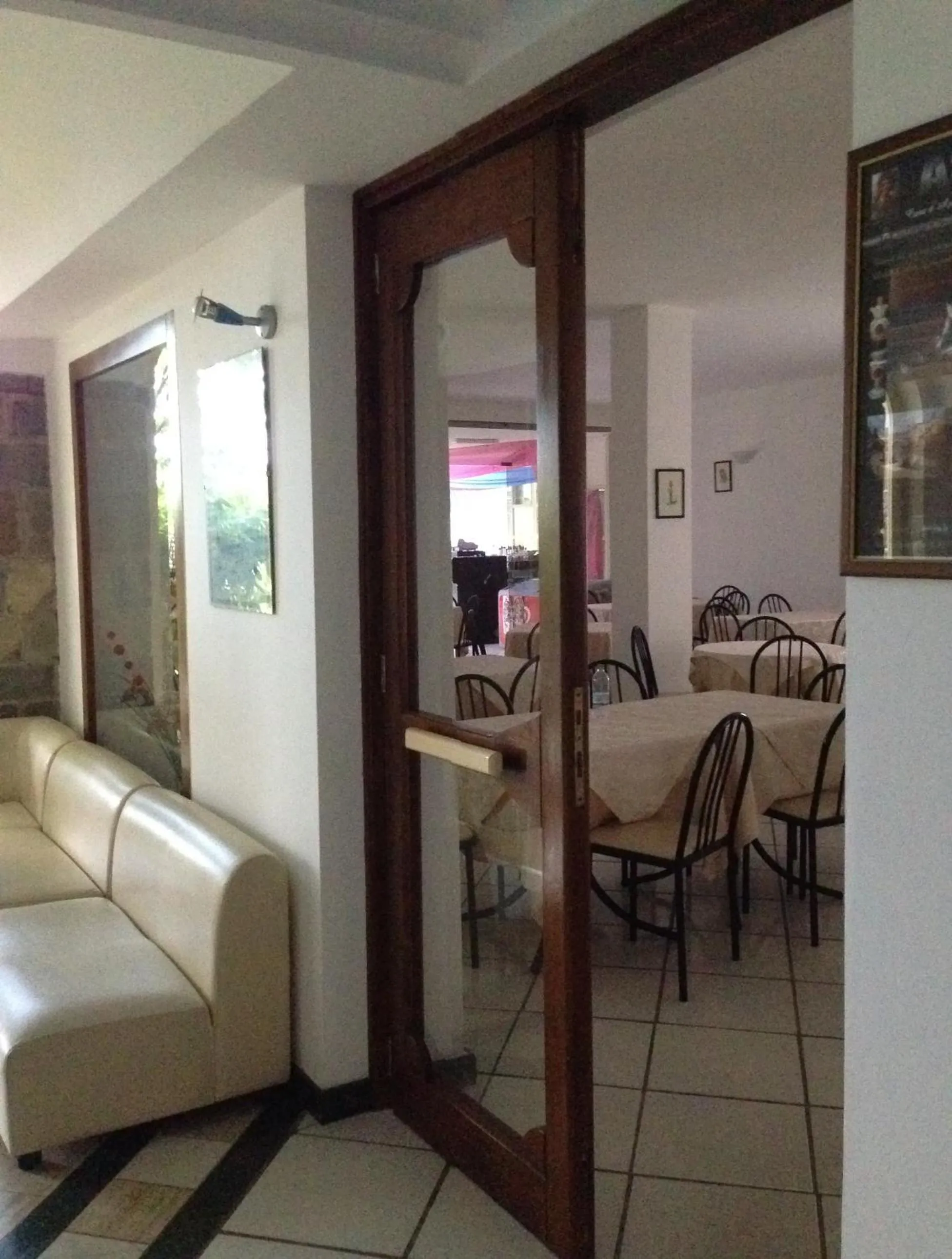 Restaurant/places to eat, Bed in Hotel Seven Residence