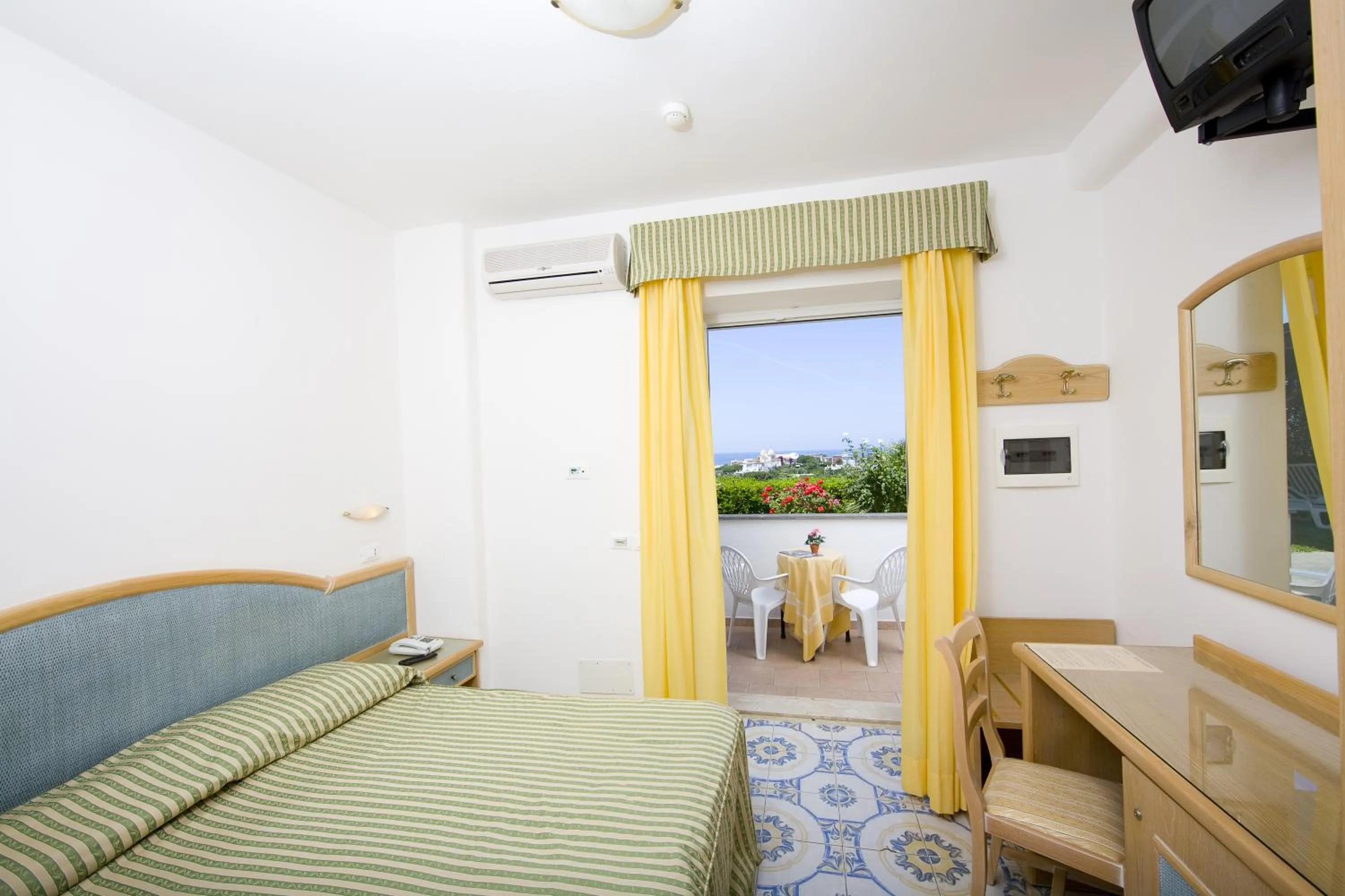 View (from property/room), Bed in Casthotels Tramonto d'oro Terme