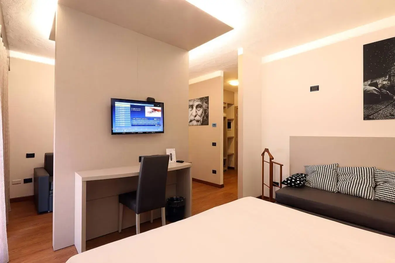 Superior King Room - single occupancy in Hotels Campus Superior King Room - single occupancy in Hotels Campus