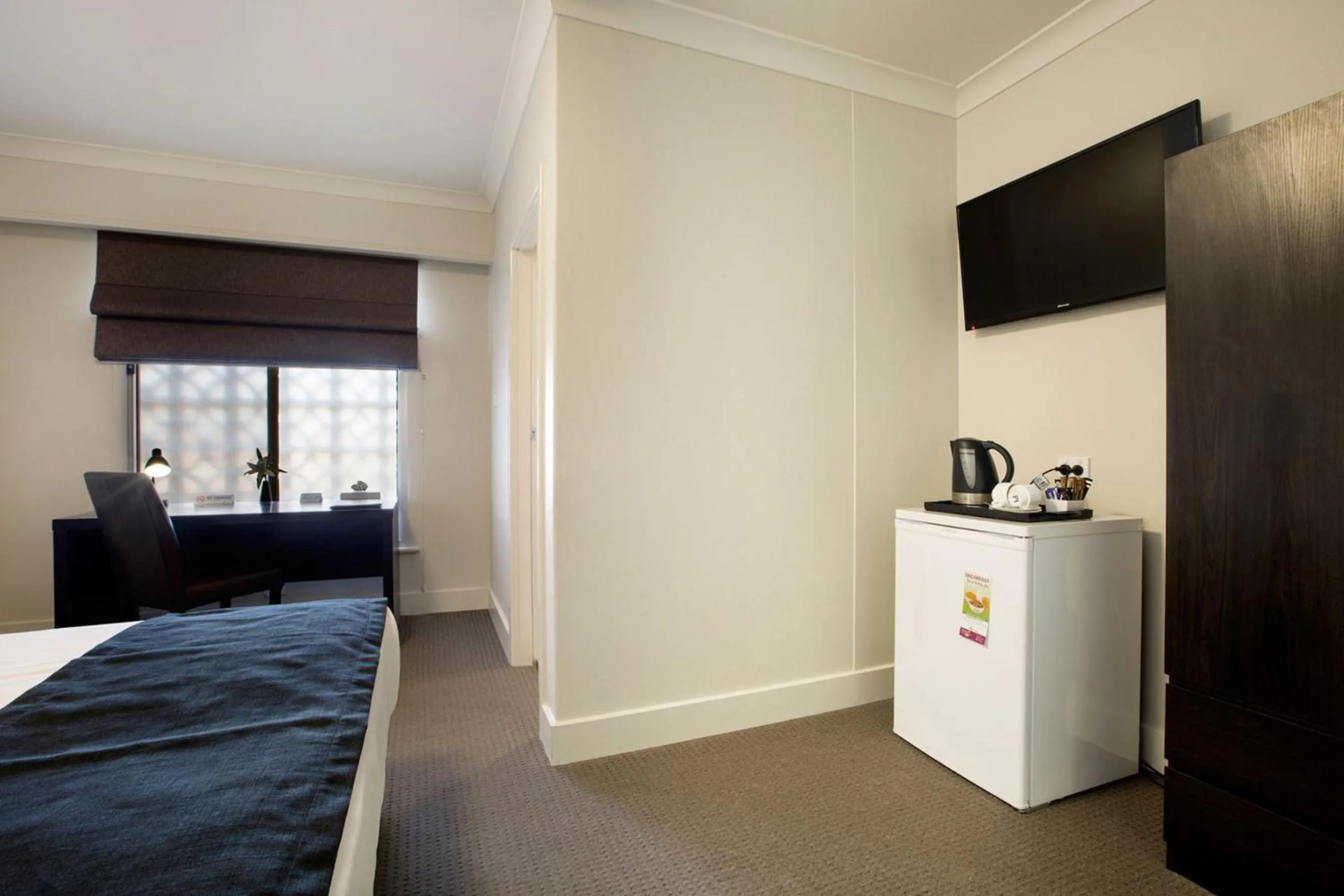 Area and facilities, Bed in Enfield Hotel