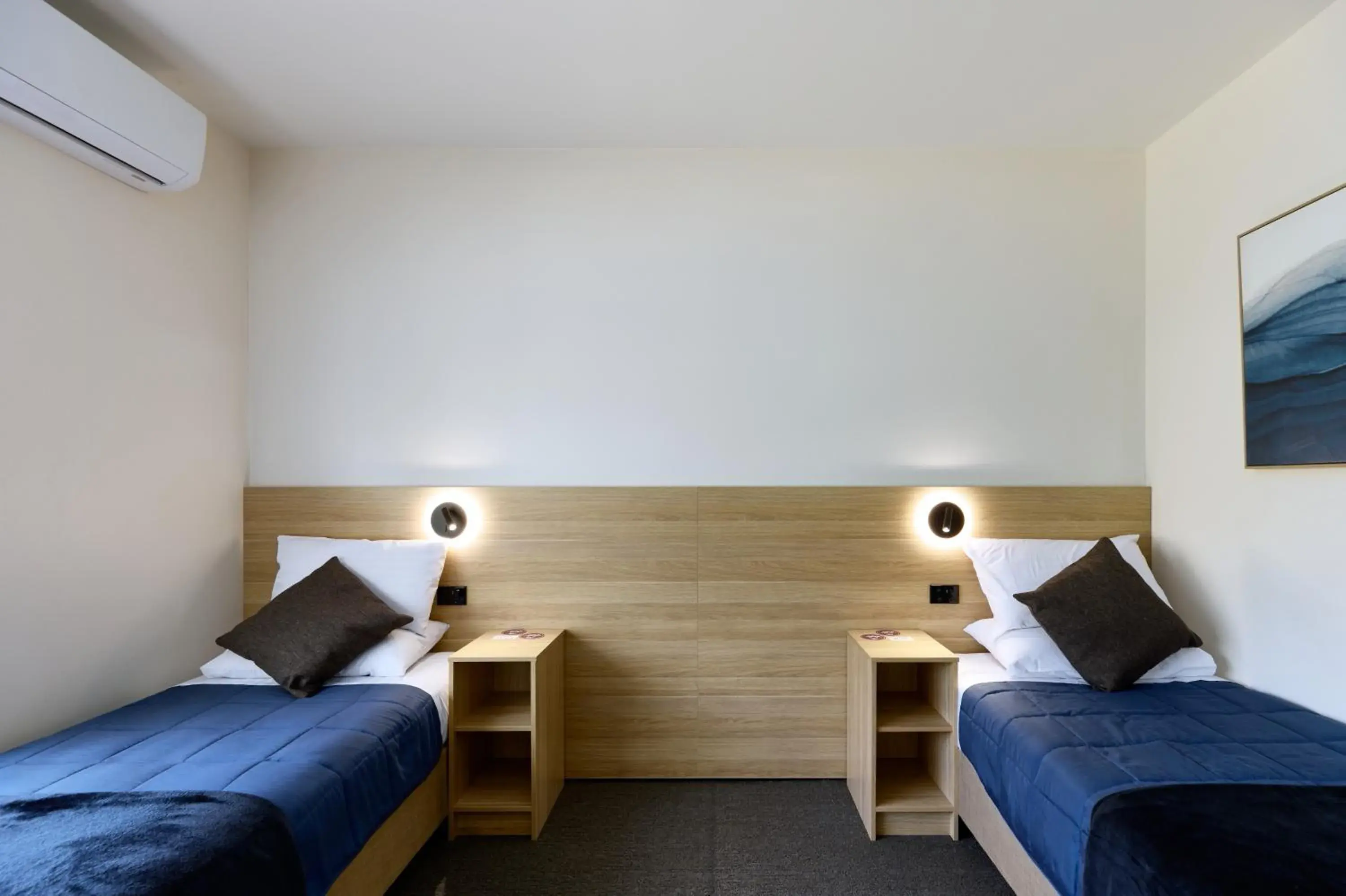 Standard Twin Room in Inala Hotel Standard Twin Room in Inala Hotel