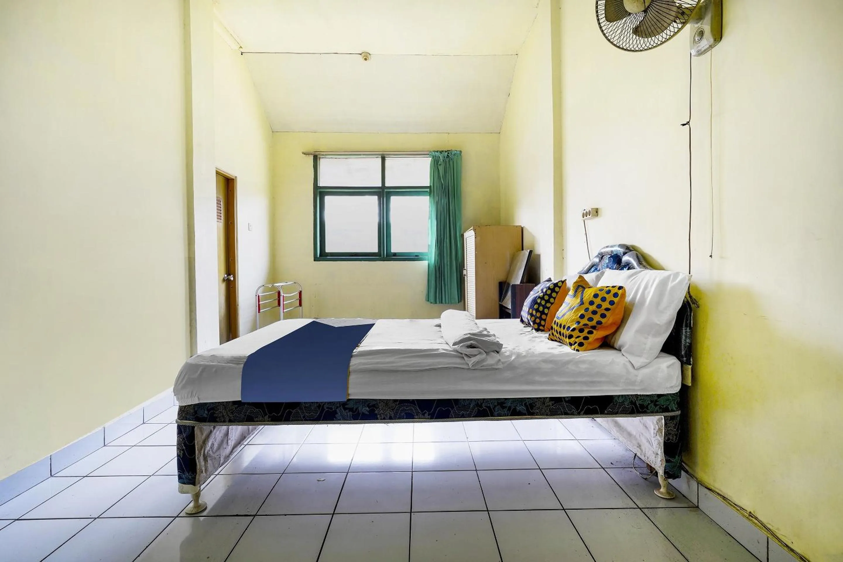 Bedroom, Bed in Hotel O Wisma Lec Syariah