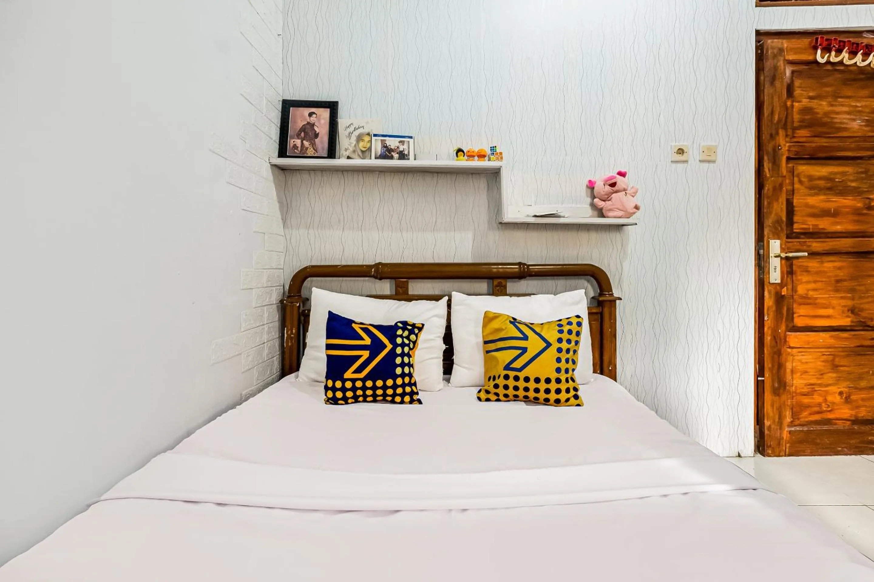 Bedroom, Bed in Hotel O Desa Wisata Santanamekar