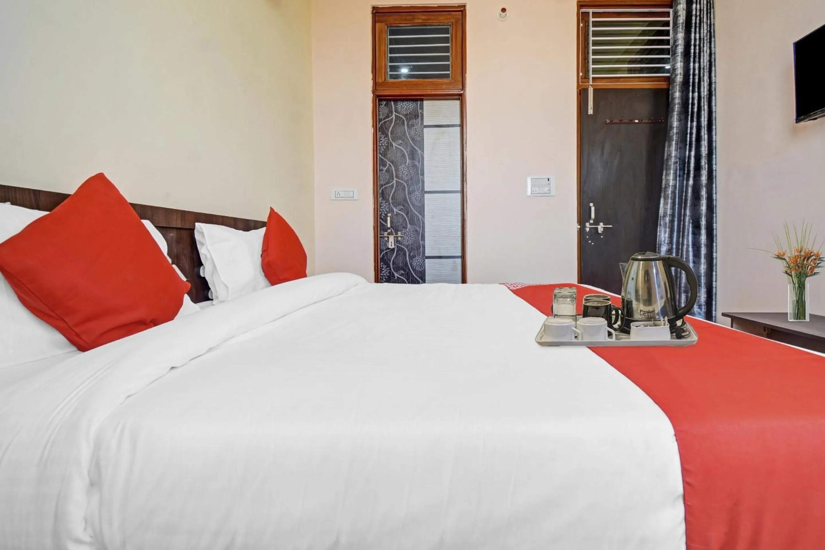 Bedroom in Hotel O Kalot