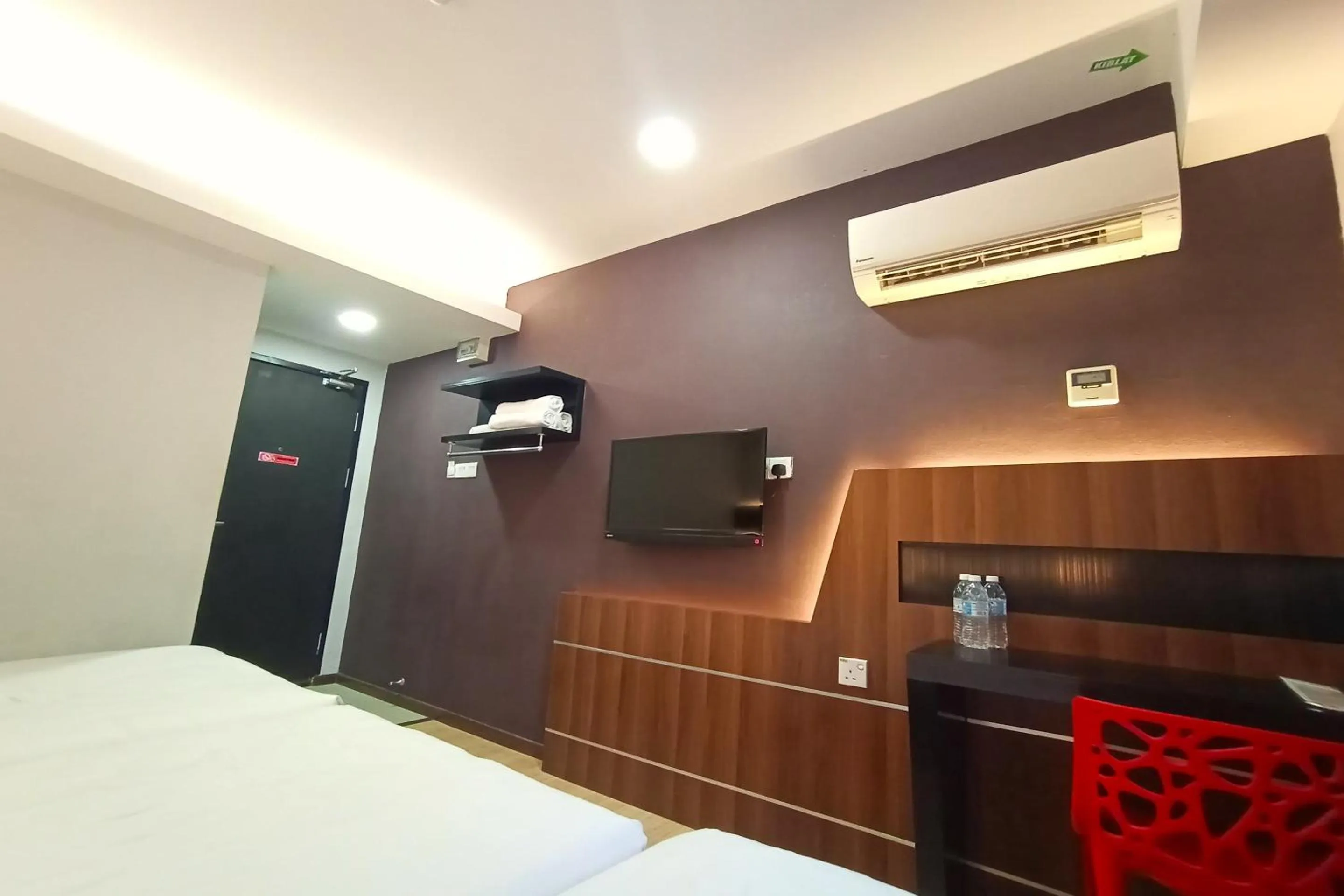 Bedroom, Bed in Hotel O Hi Inn