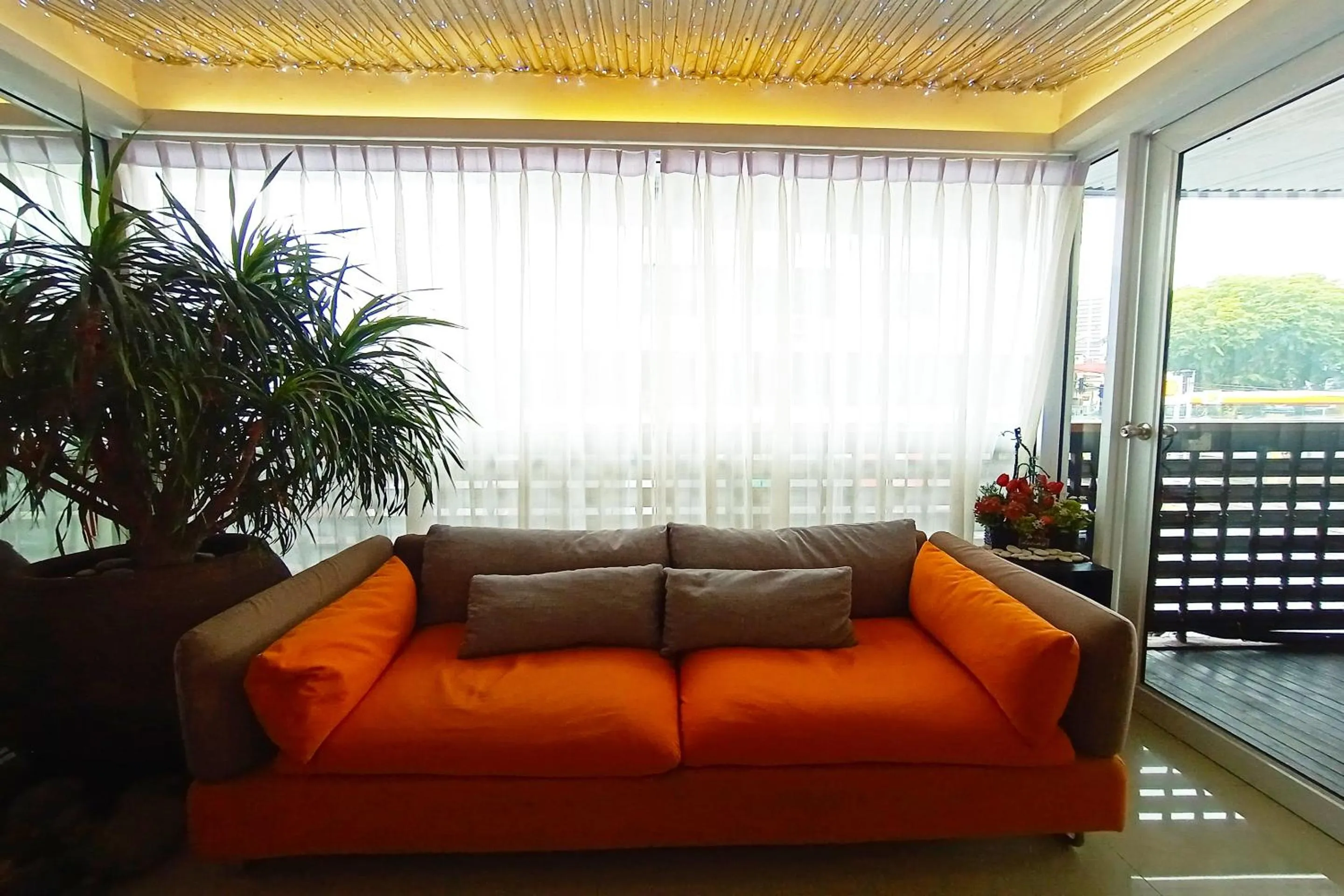 Lobby or reception in Hotel O Hi Inn