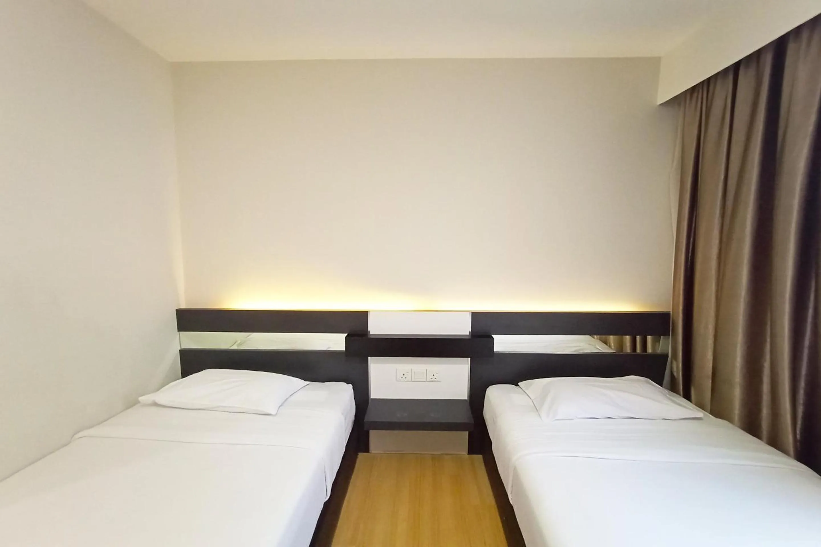 Bedroom, Bed in Hotel O Hi Inn