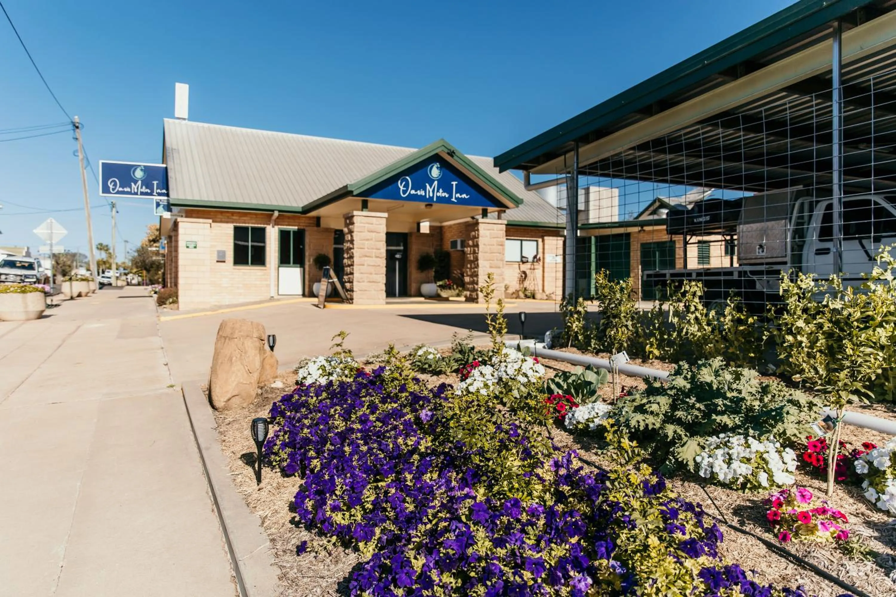 Property building in Oasis Motor Inn Blackall