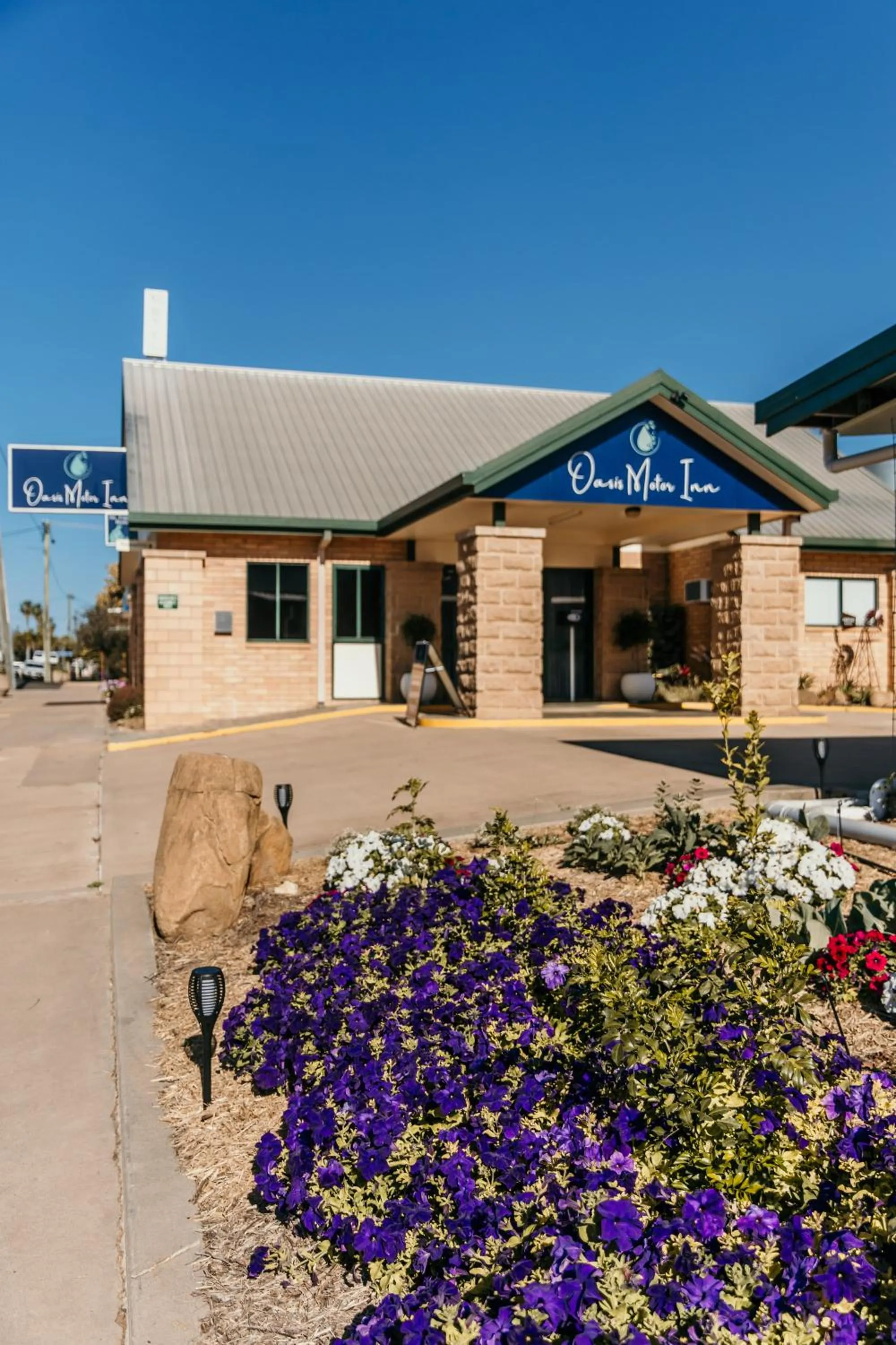 Property building in Oasis Motor Inn Blackall