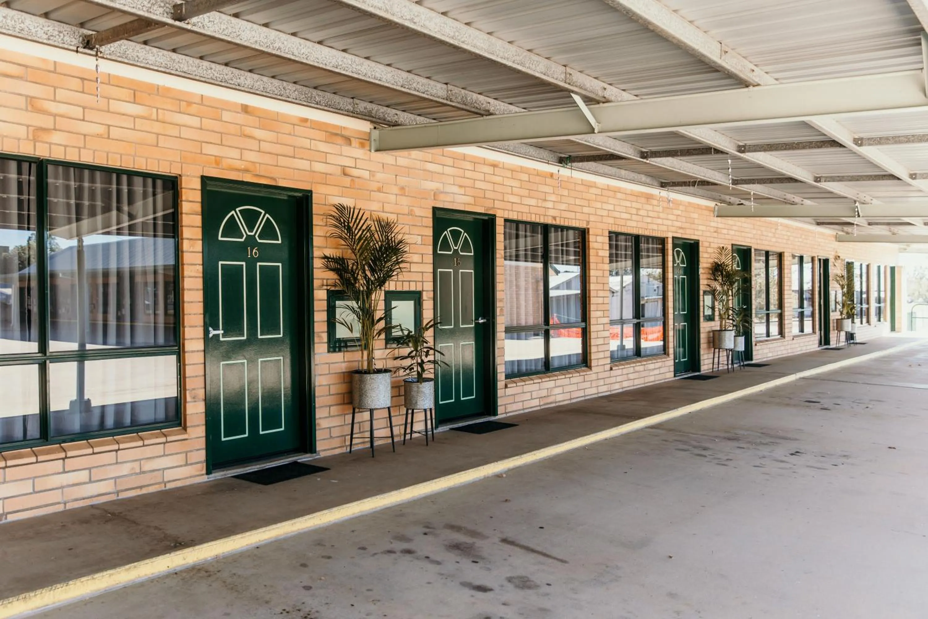 Property building in Oasis Motor Inn Blackall