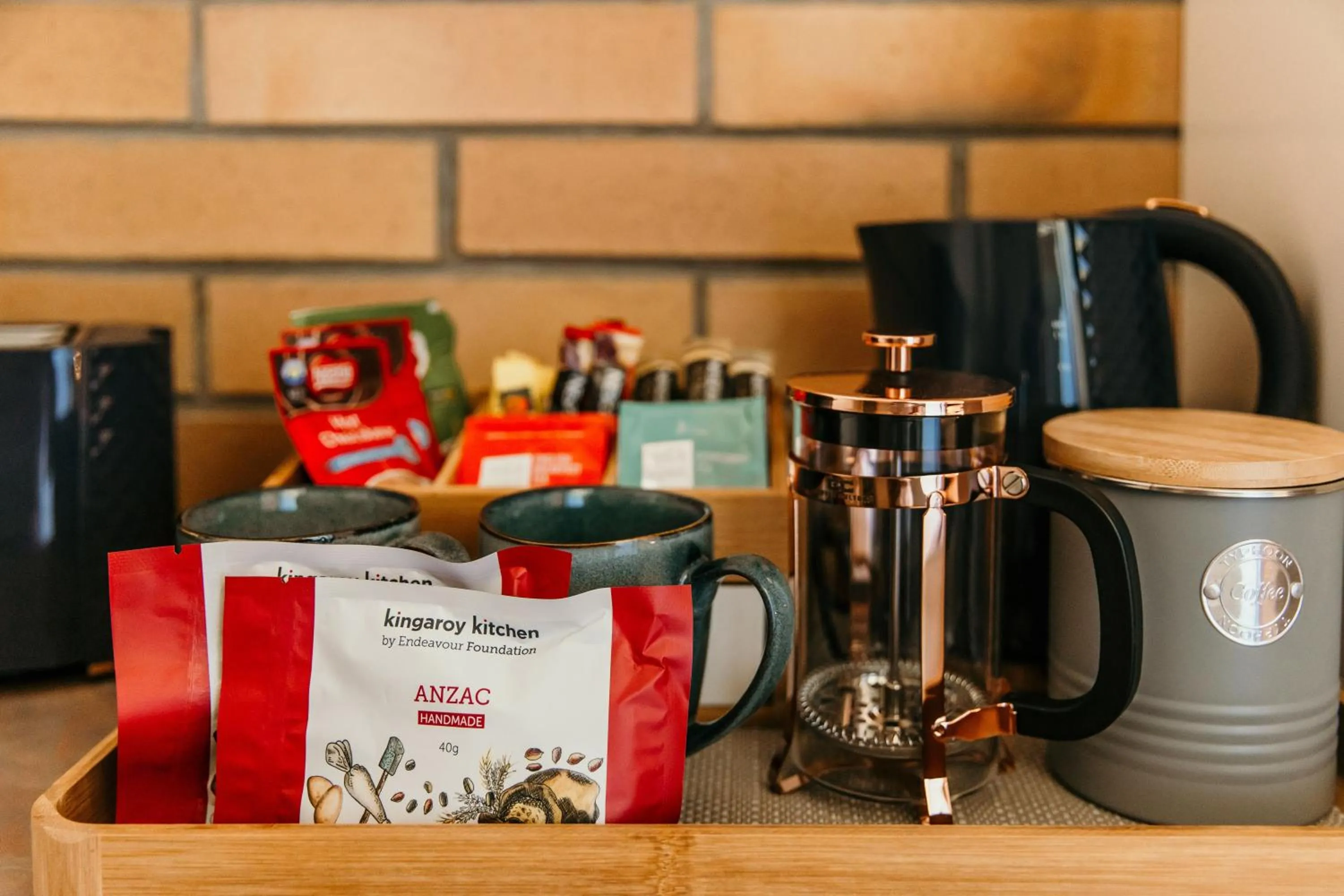 Coffee/tea facilities in Oasis Motor Inn Blackall