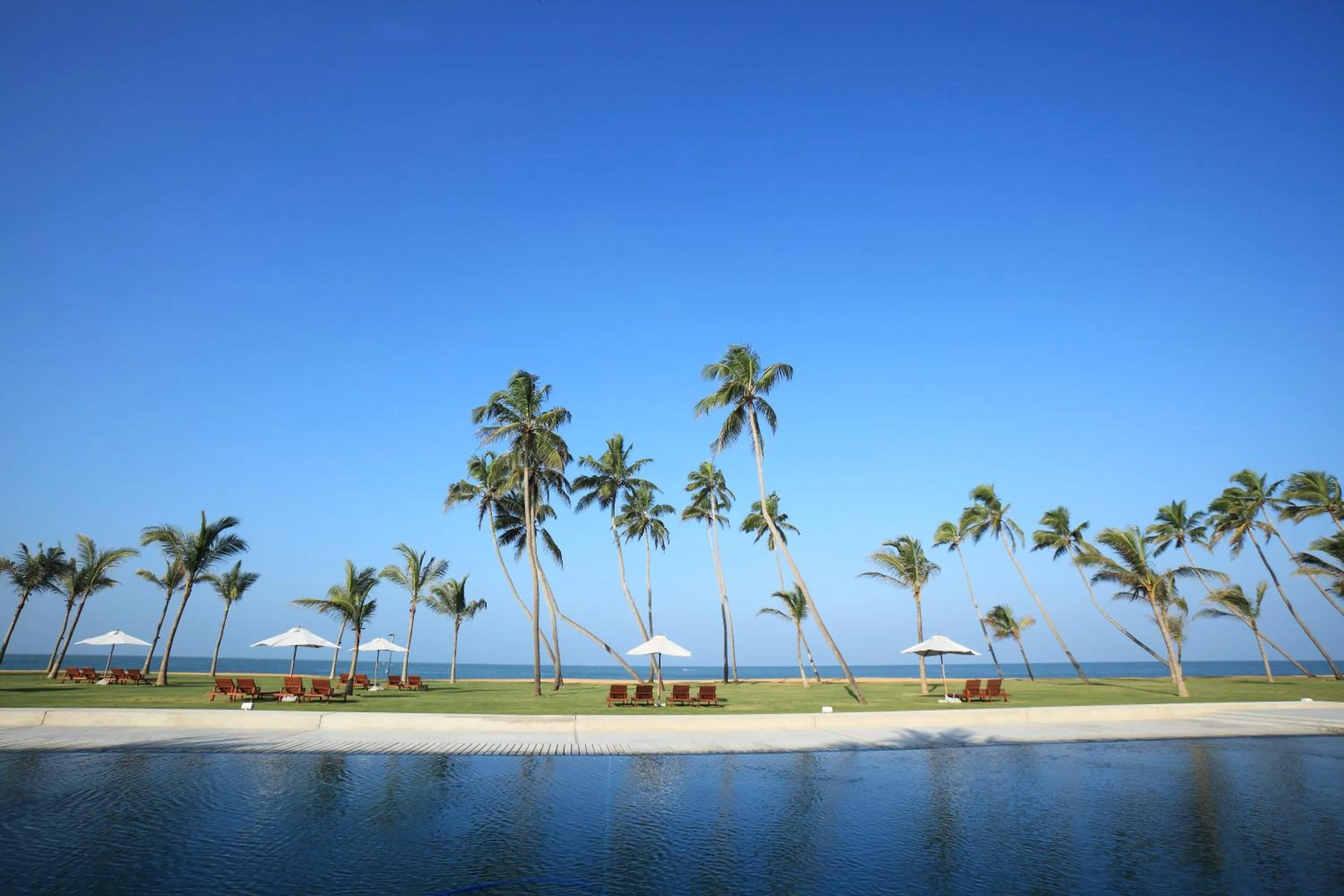 Beach in Anantaya Resort & Spa Chilaw
