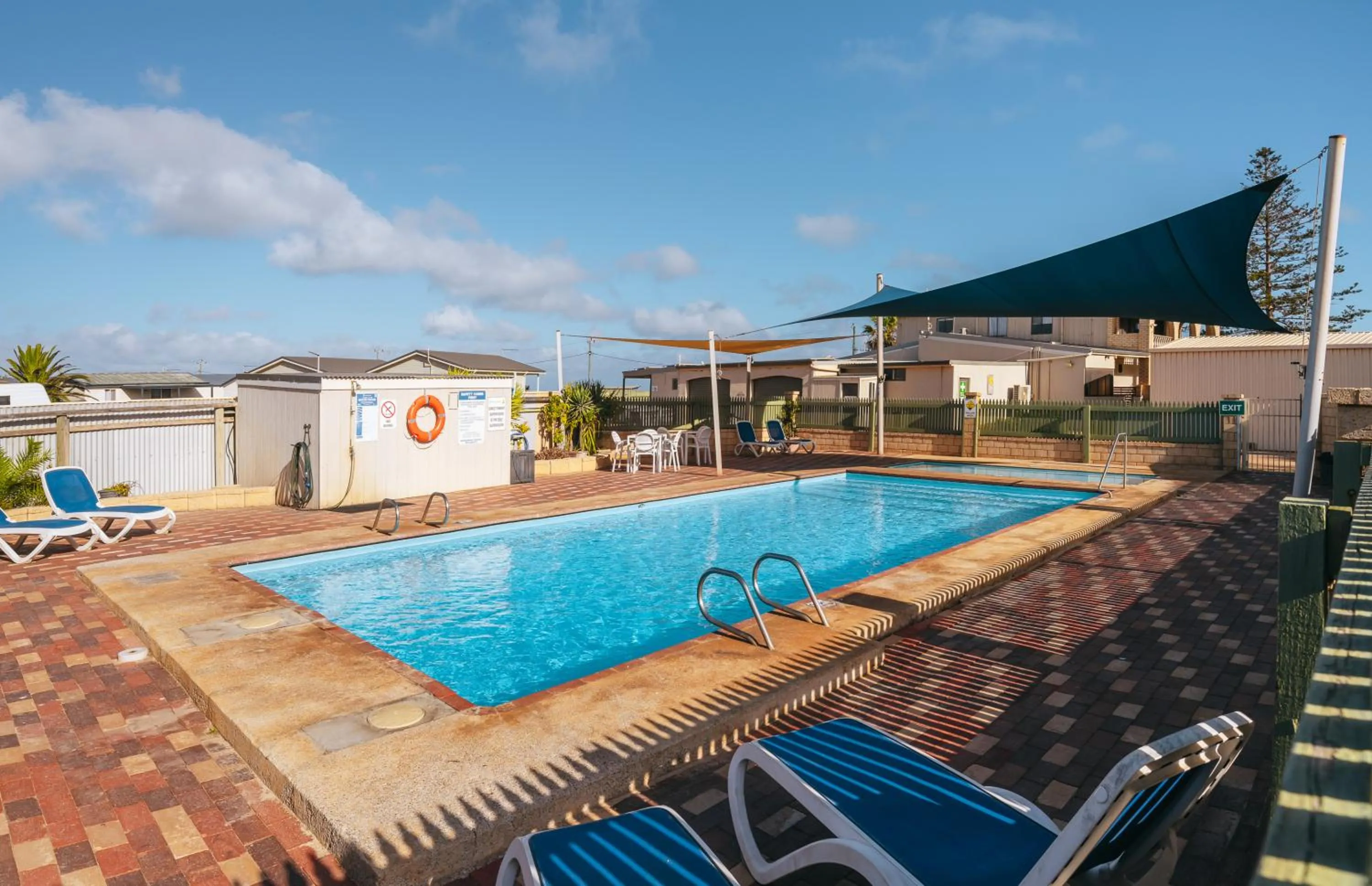 Swimming pool in Belair Gardens Caravan Park