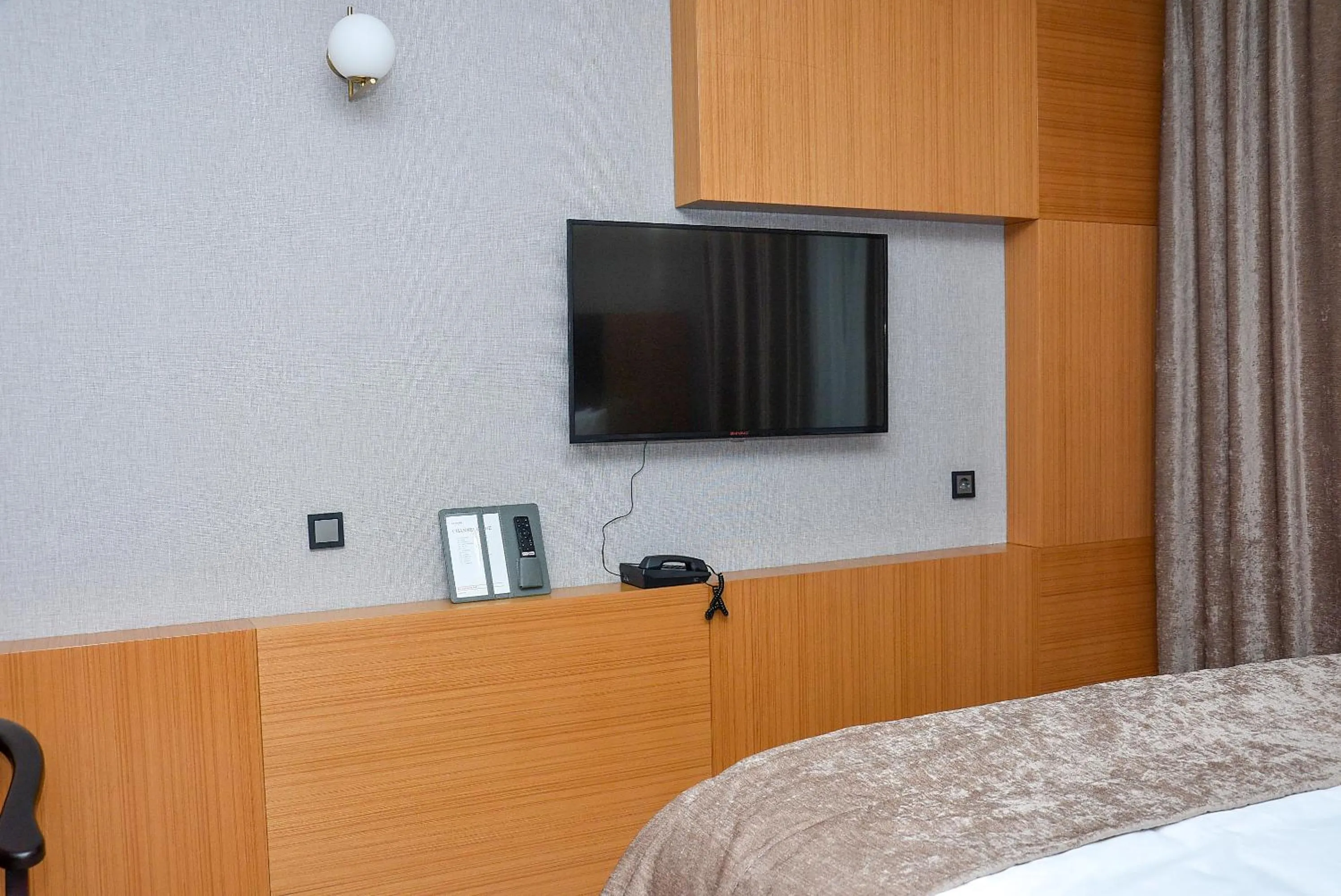 TV and multimedia, Bed in Ramada by Wyndham Turkistan