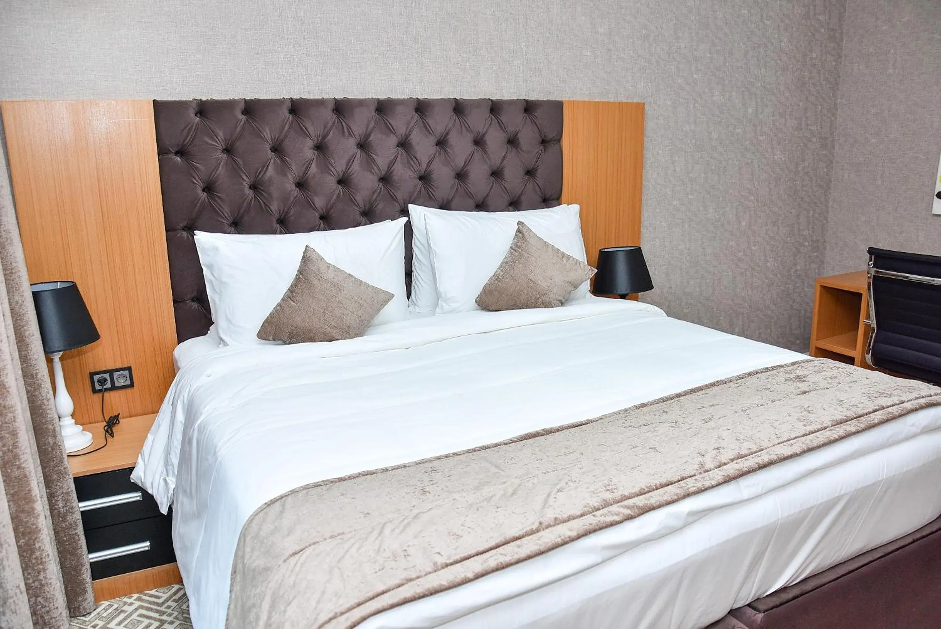 1 King Bed, Standard Room, Smoking - single occupancy in Ramada by Wyndham Turkistan 1 King Bed, Standard Room, Smoking - single occupancy in Ramada by Wyndham Turkistan