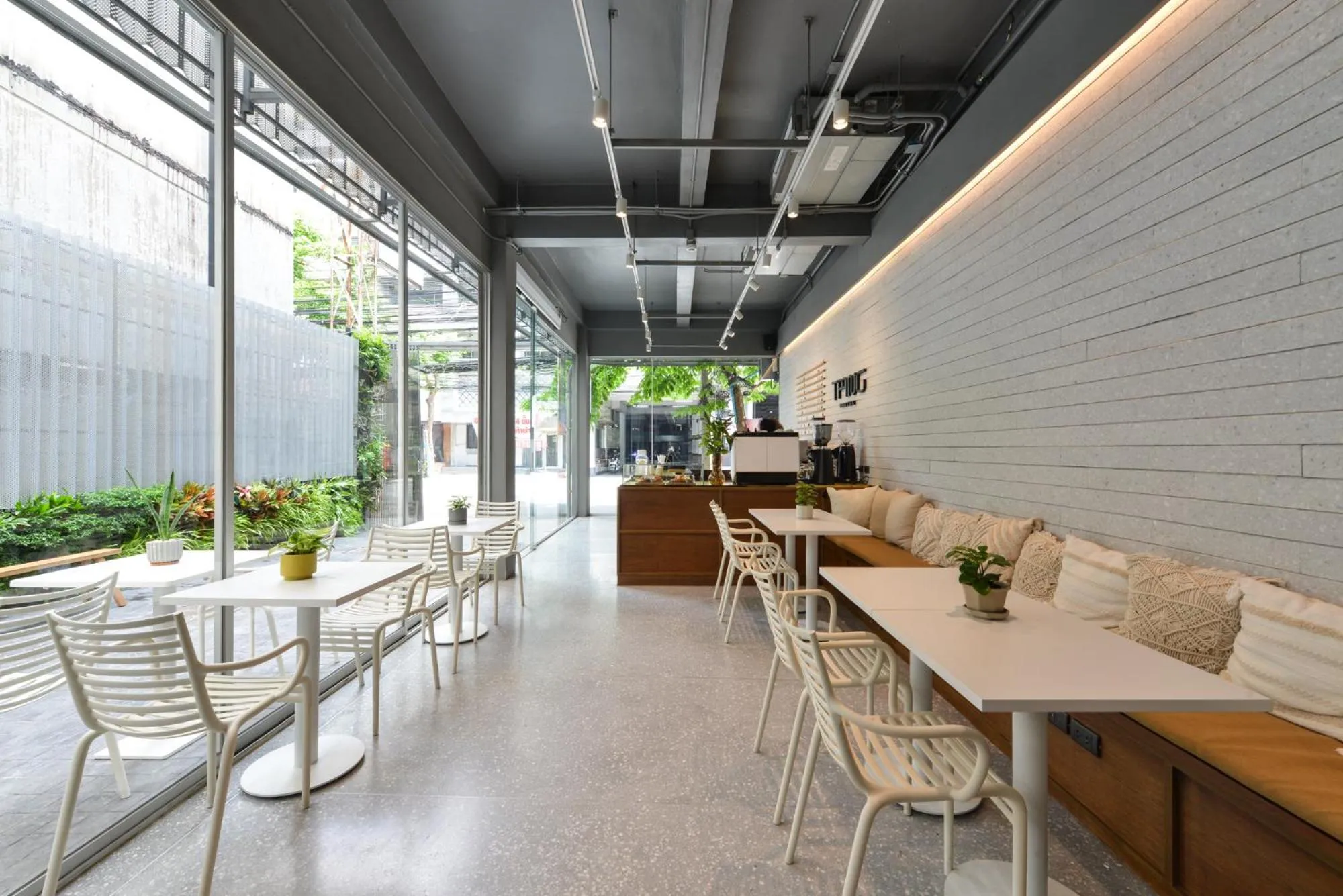 Restaurant/places to eat in Tiang Capsule