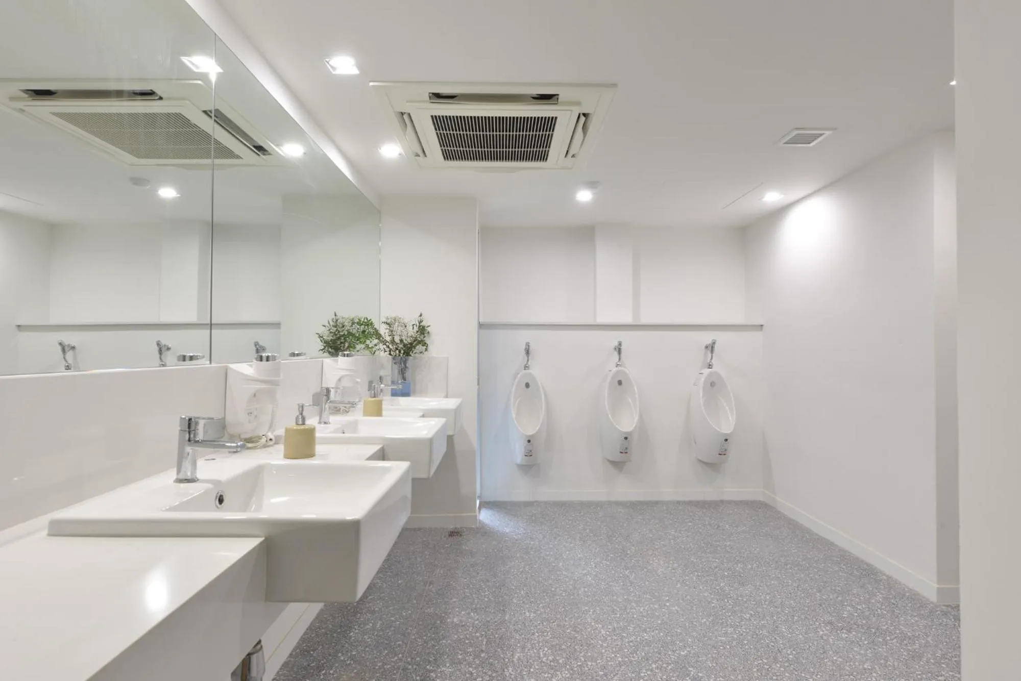 Bathroom in Tiang Capsule