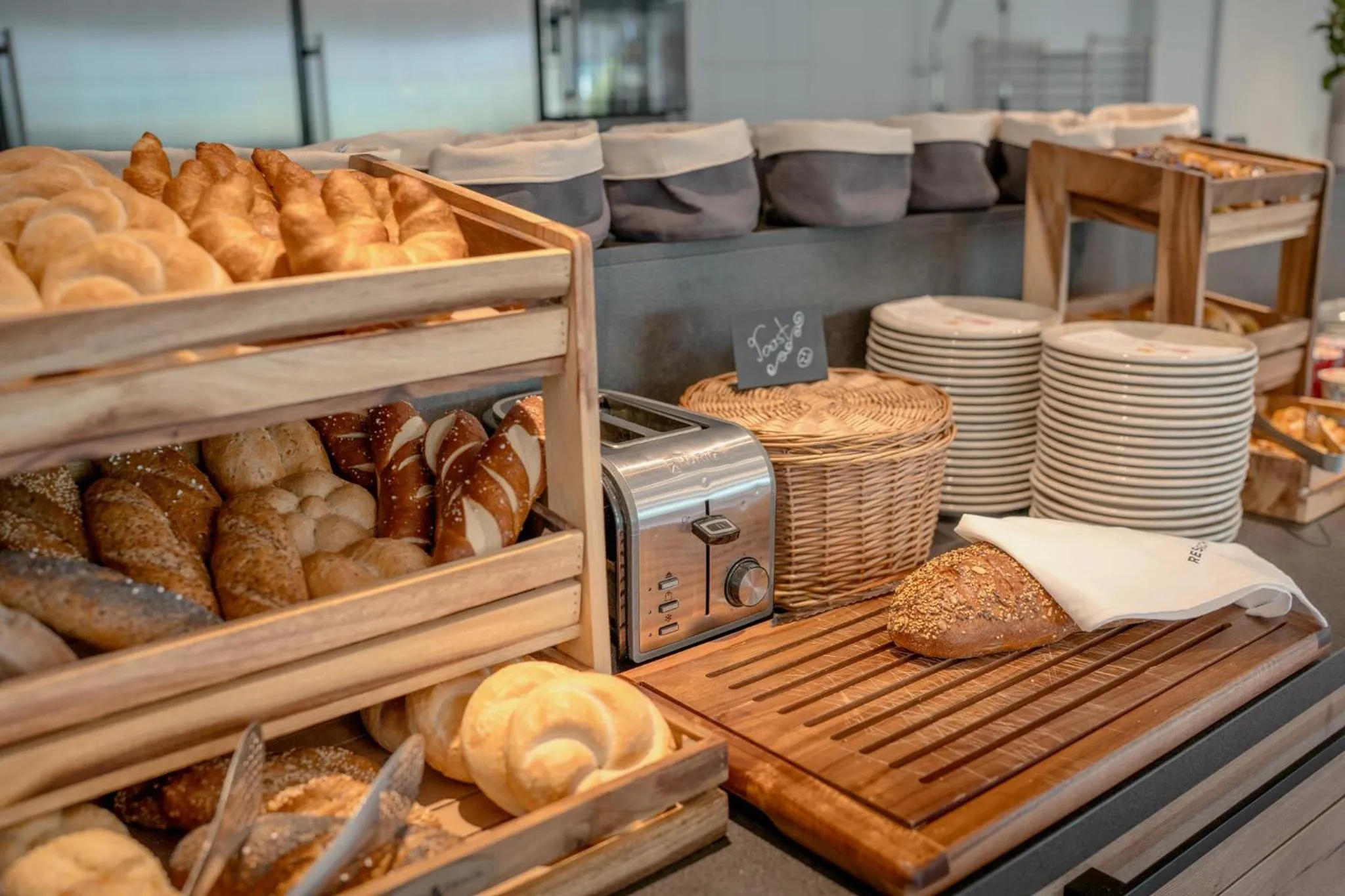 Breakfast in AlpenParks Apartment & Ferienresort Rehrenberg Viehhofen