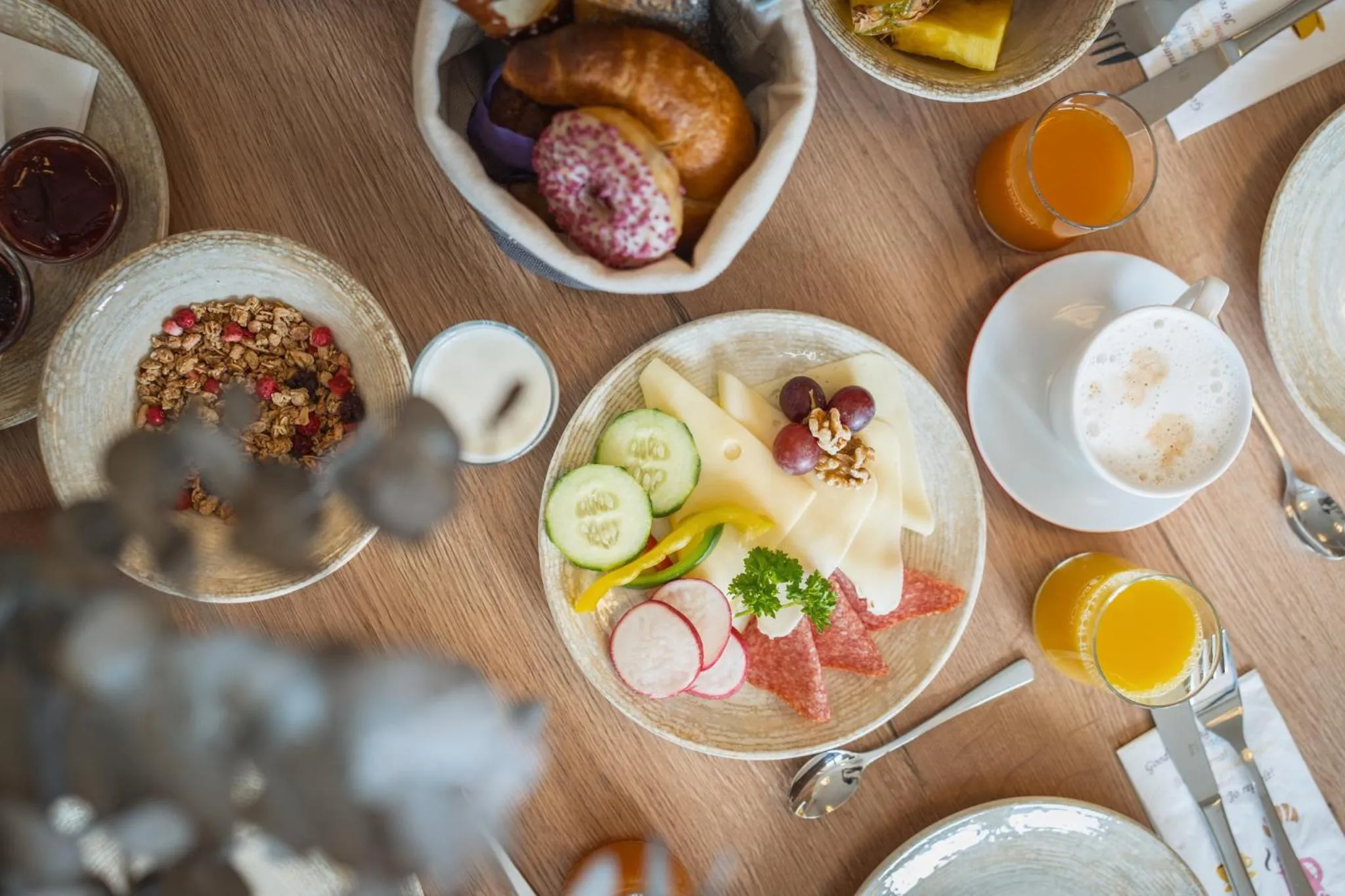 Breakfast in AlpenParks Apartment & Ferienresort Rehrenberg Viehhofen