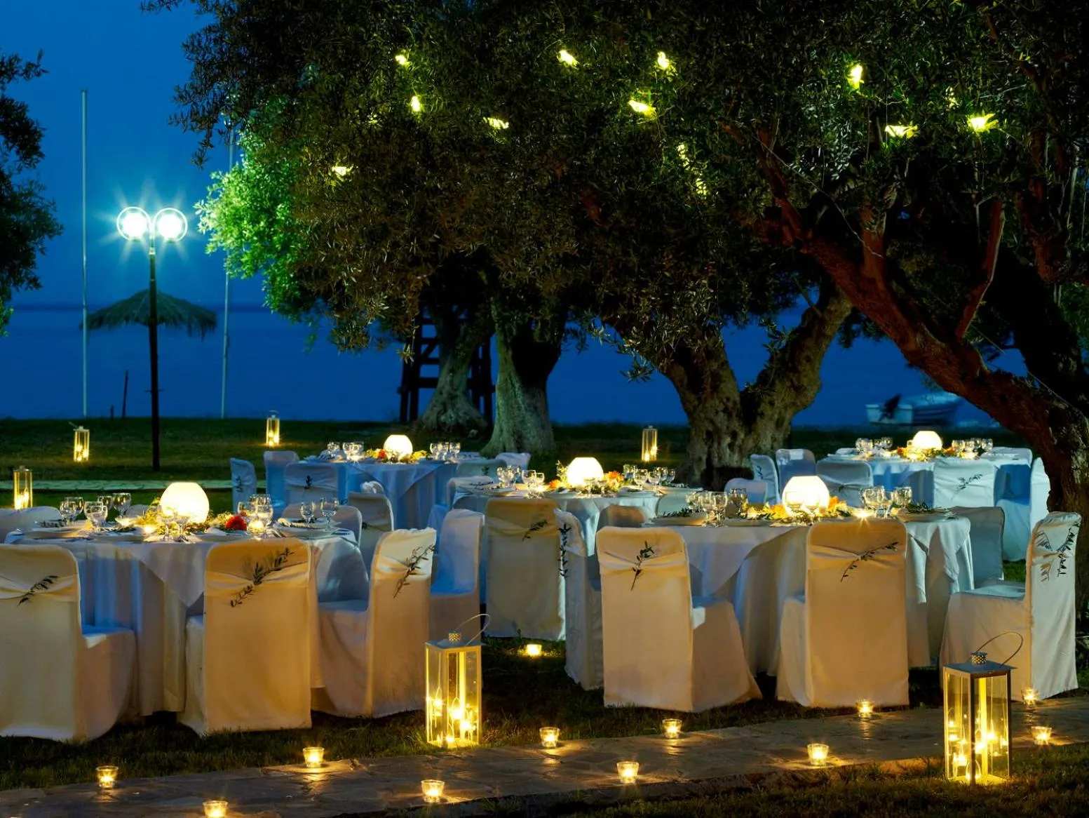 Banquet/Function facilities in Belle Helene Hotel