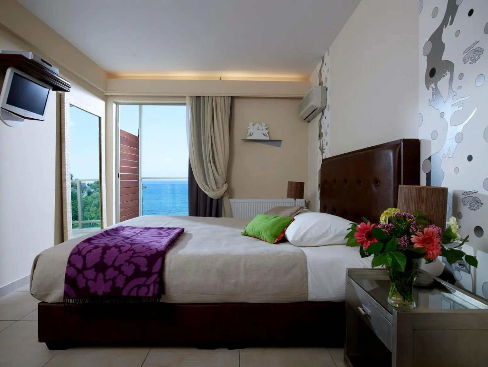 Photo of the whole room, Bed in Belle Helene Hotel