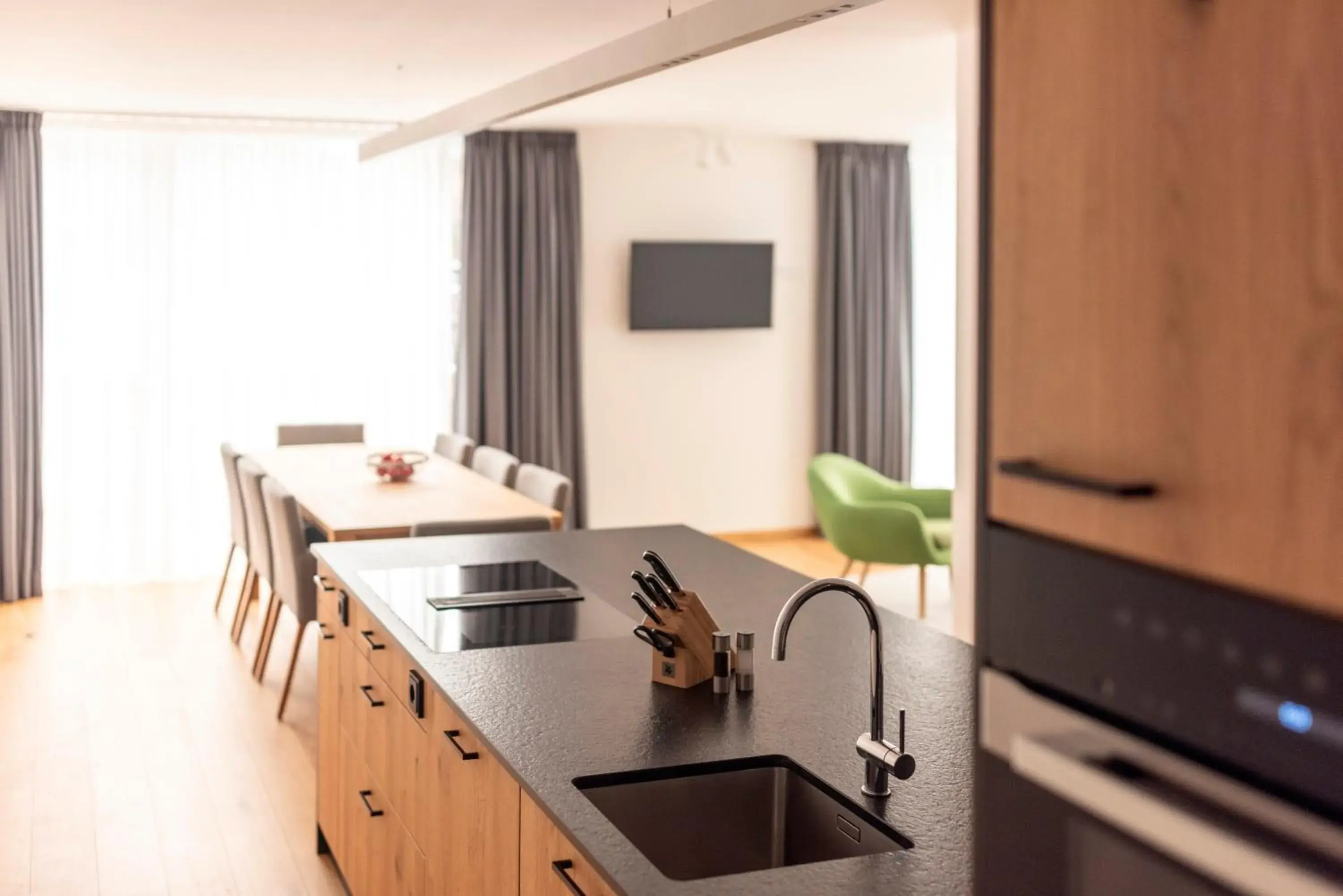 Three-Bedroom Penthouse Apartment with Terrace and Mountain View in All-Suite Resort Paznaun Three-Bedroom Penthouse Apartment with Terrace and Mountain View in All-Suite Resort Paznaun