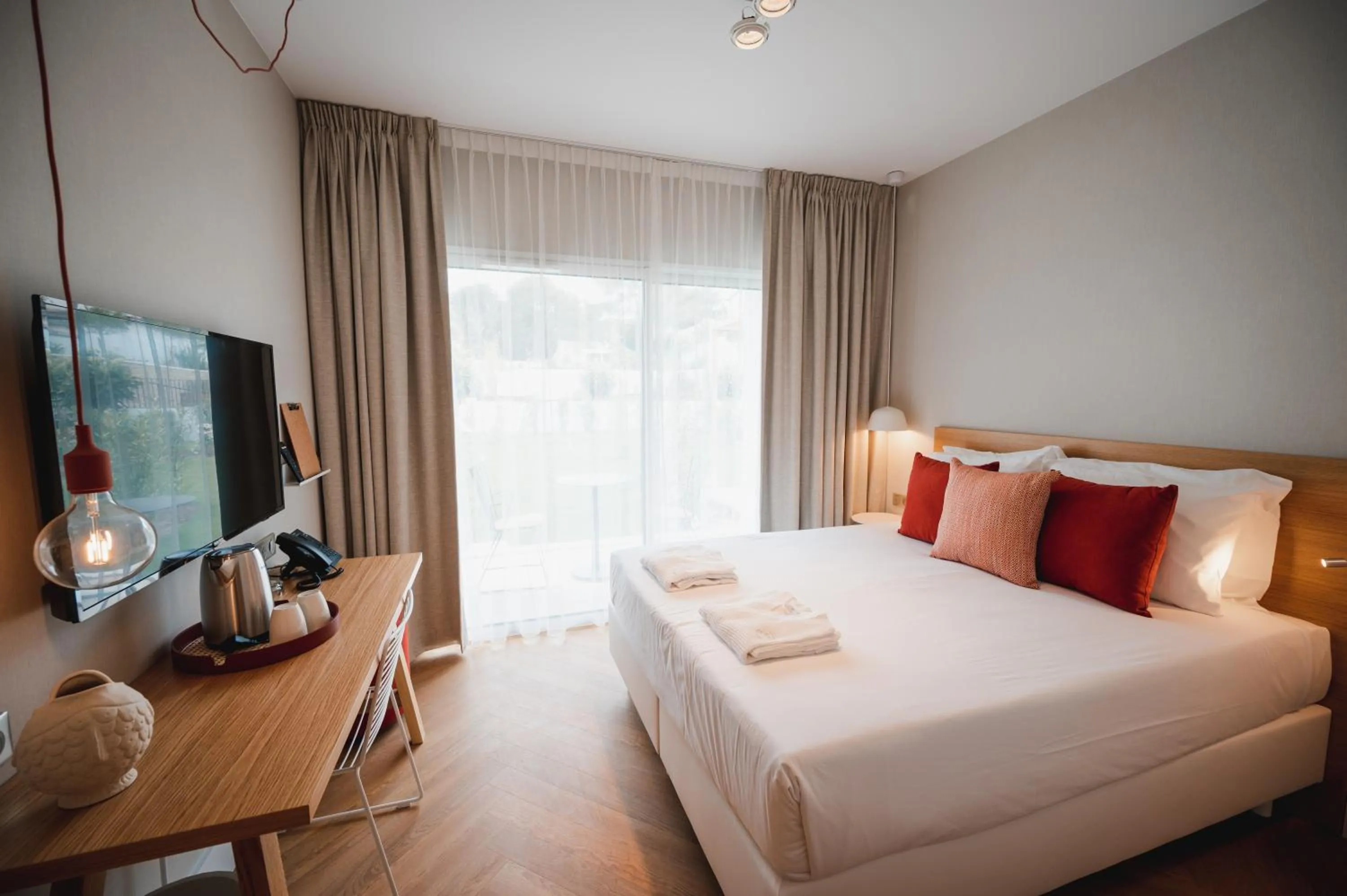 Photo of the whole room, Bed in Van der Valk Hotel Bloom Saint Aygulf