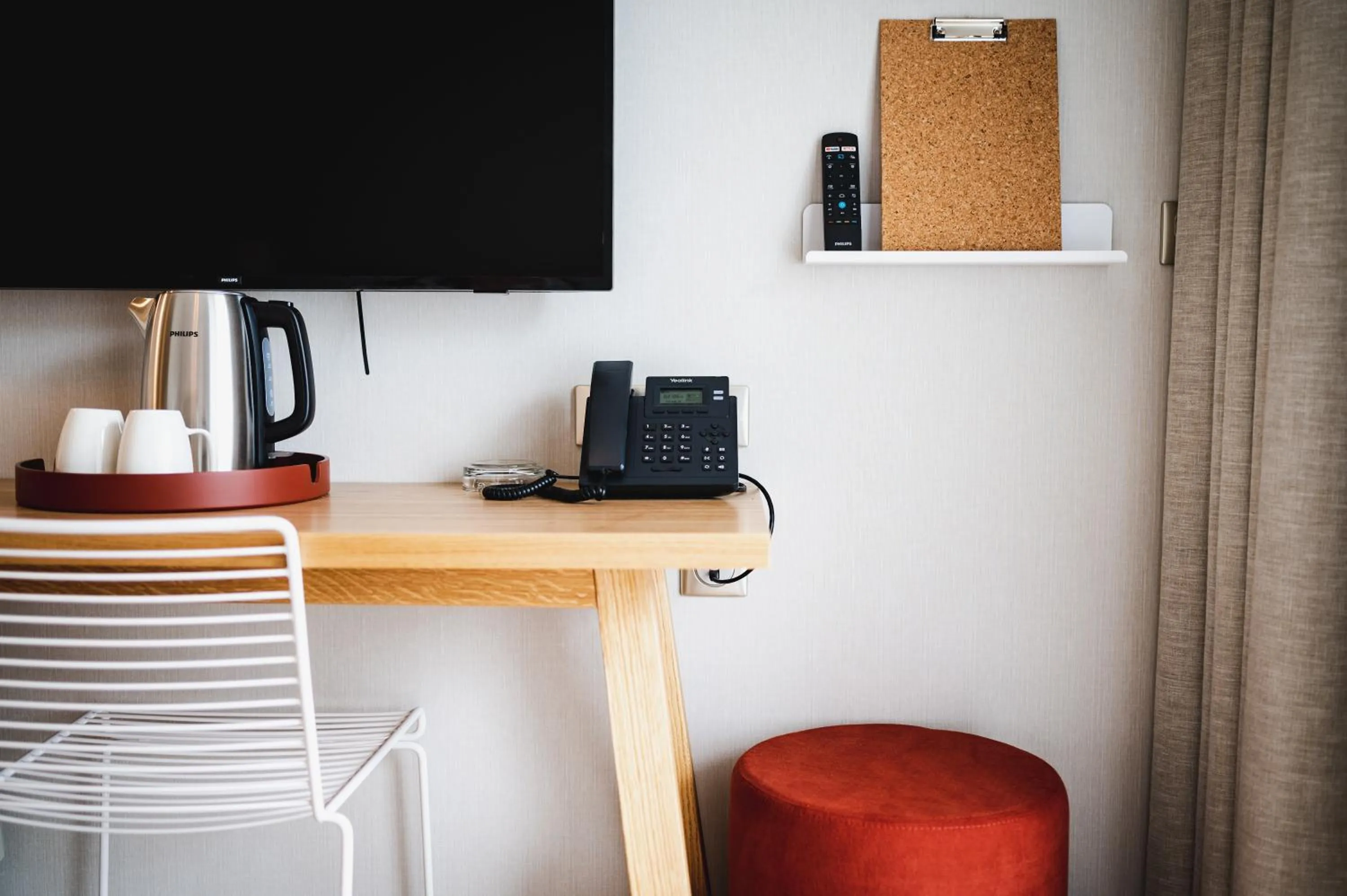 Coffee/tea facilities in Van der Valk Hotel Bloom Saint Aygulf
