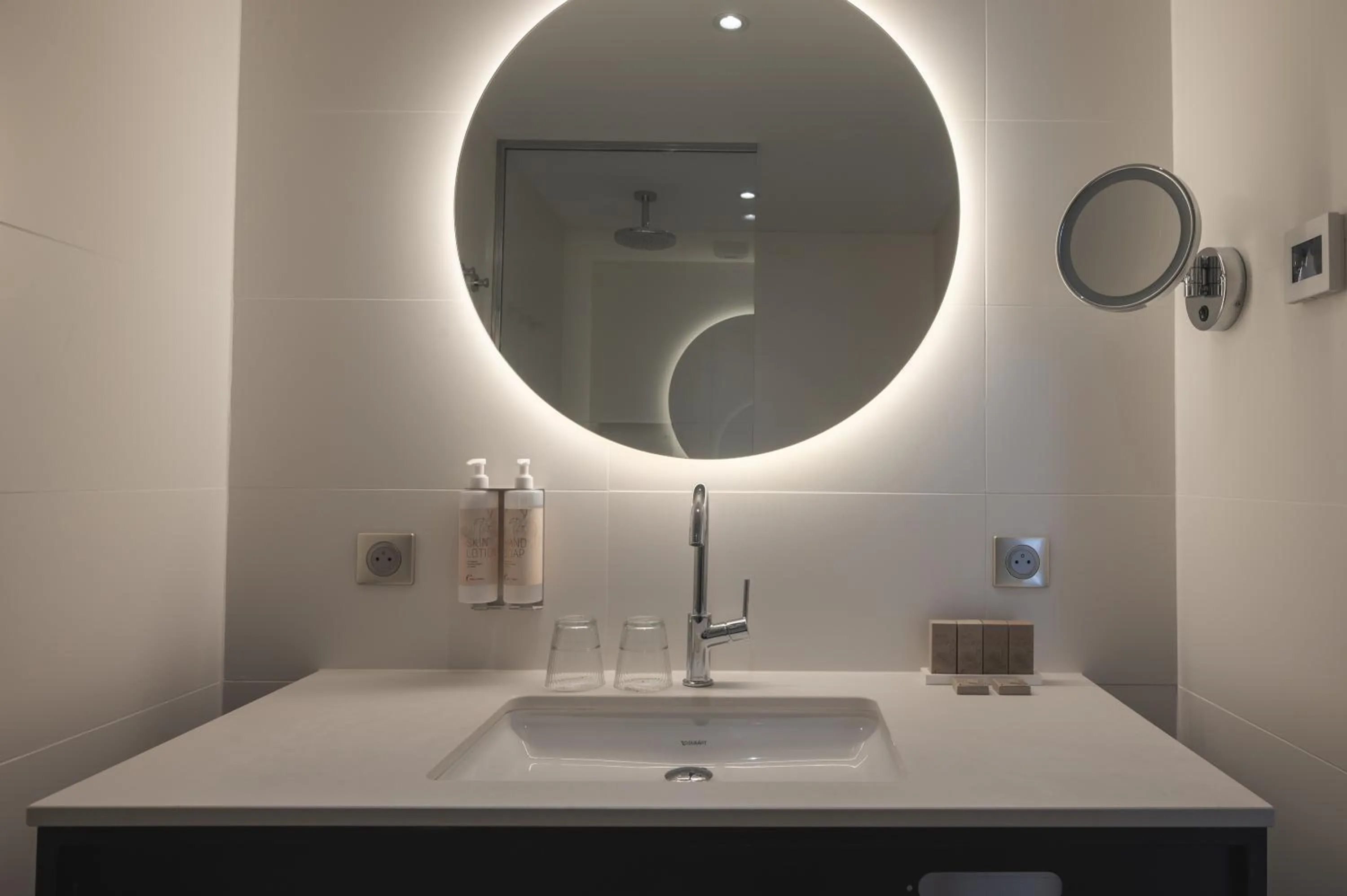 Bathroom in Van der Valk Hotel Bloom Saint Aygulf