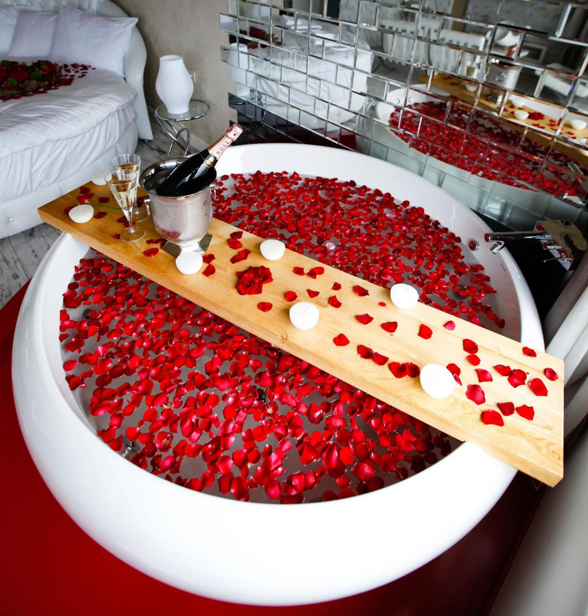 Decorative detail in Melek Hotels Moda