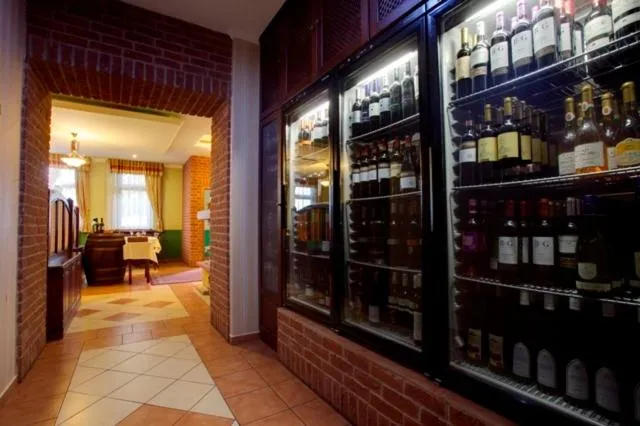 Restaurant/places to eat in Hotel Tevel