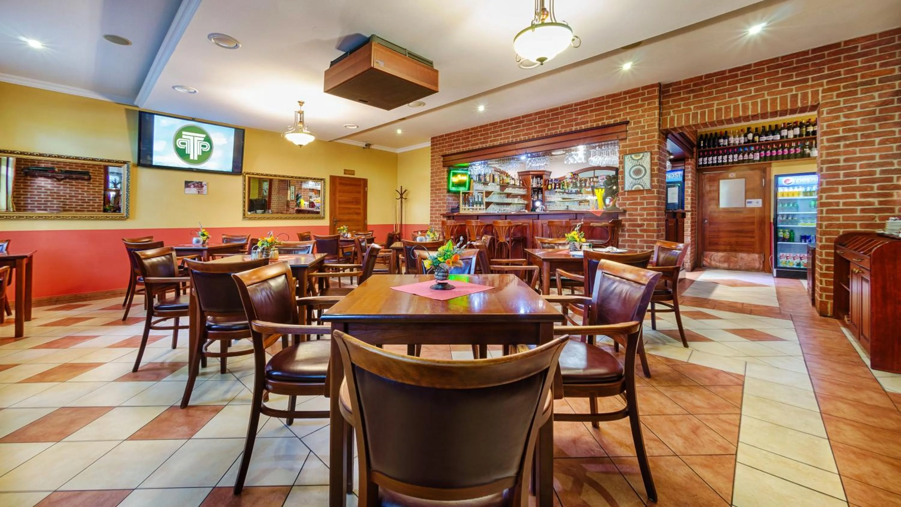 Restaurant/places to eat in Hotel Tevel