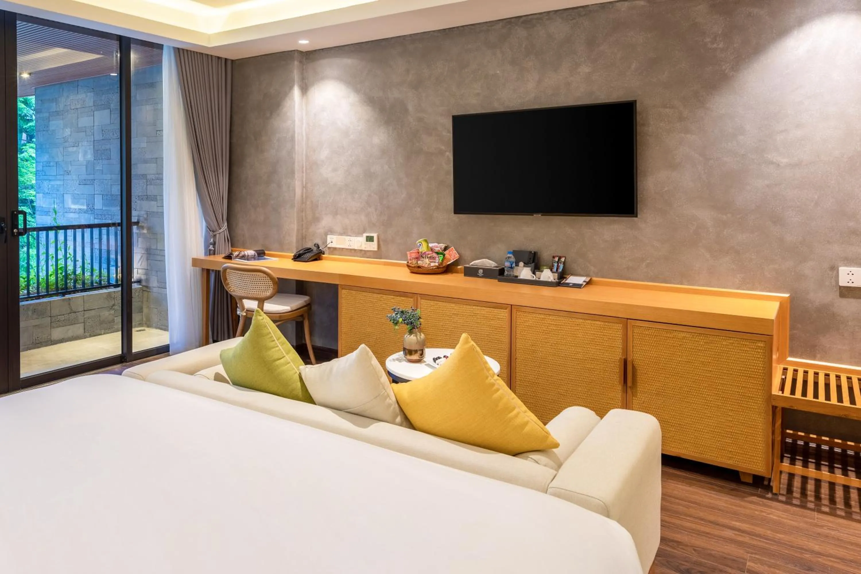 TV/Entertainment Center in Kua Casa Suite