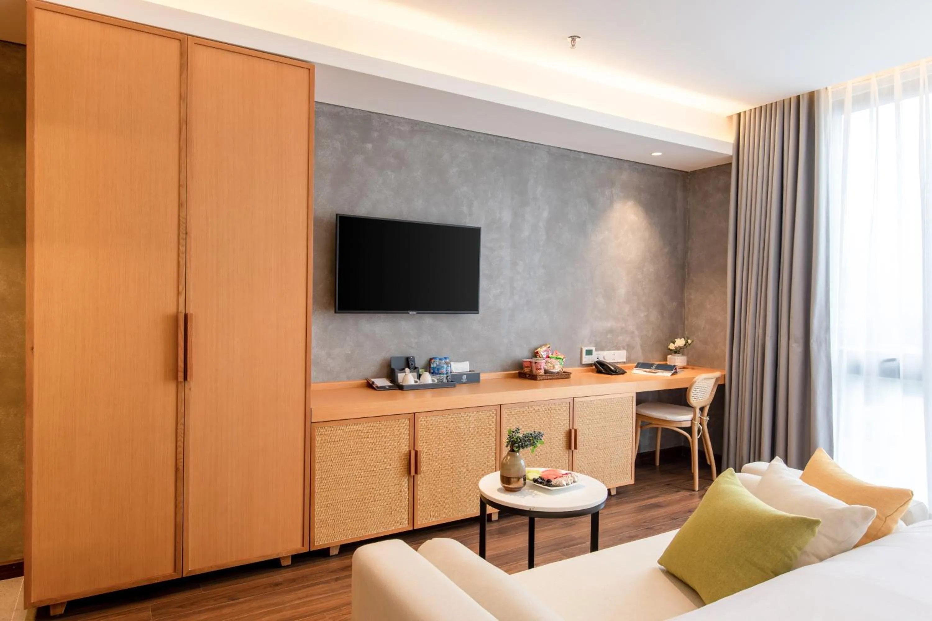 Coffee/tea facilities, TV/Entertainment Center in Kua Casa Suite