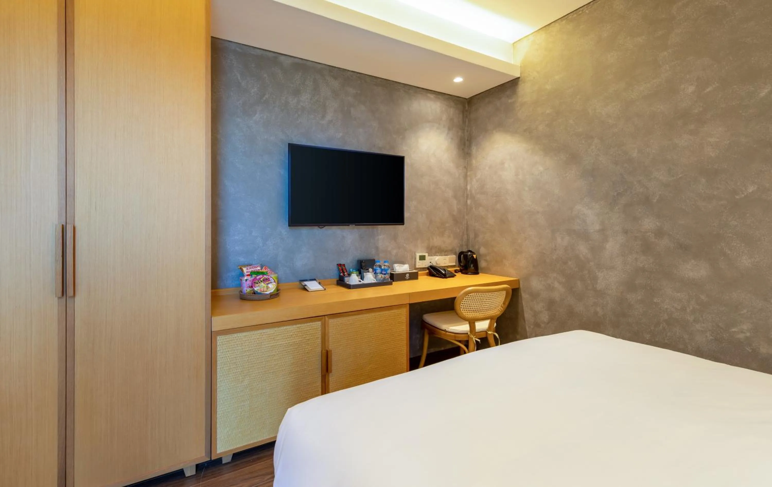 Coffee/tea facilities, TV/Entertainment Center in Kua Casa Suite