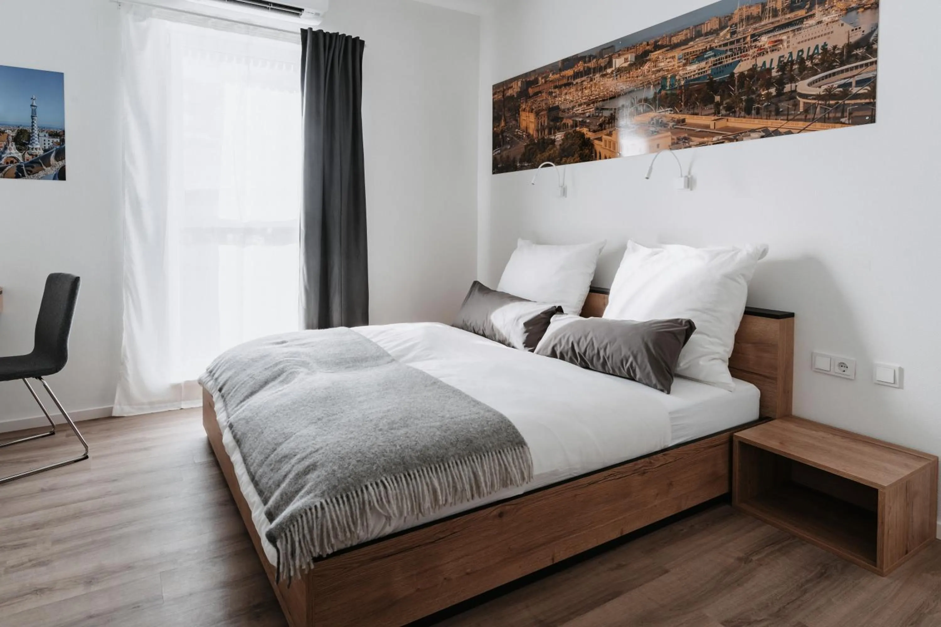 Bed in STEP INN The Fair Hotel