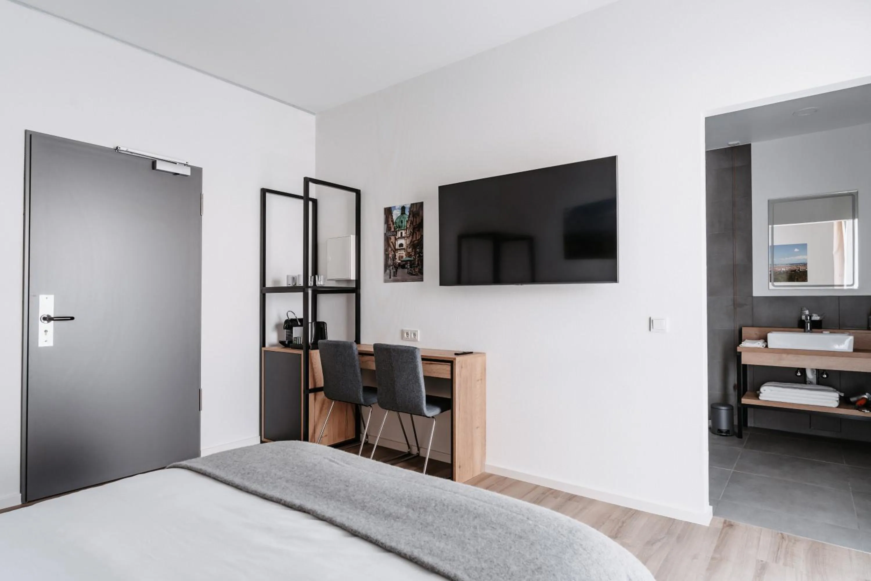 TV and multimedia, Bed in STEP INN The Fair Hotel