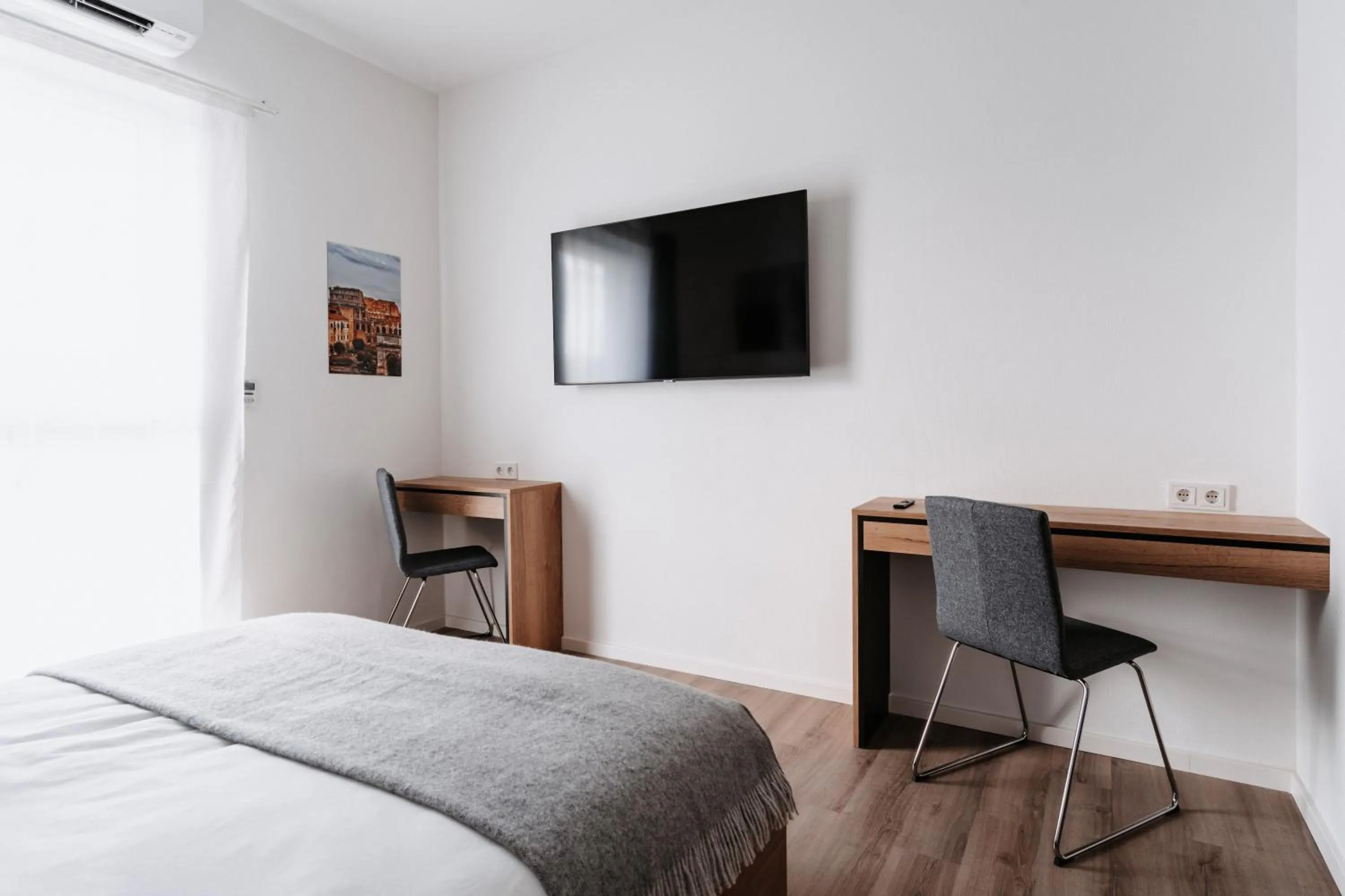 TV and multimedia, Bed in STEP INN The Fair Hotel