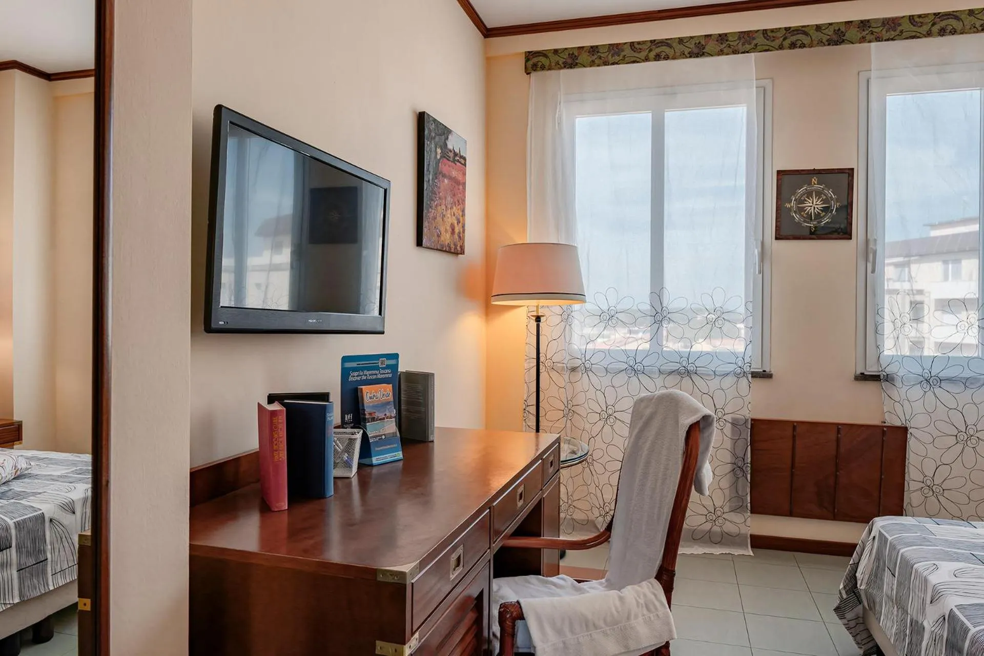 Seating area, Bed in Hotel Tornese - Rooftop Sea View