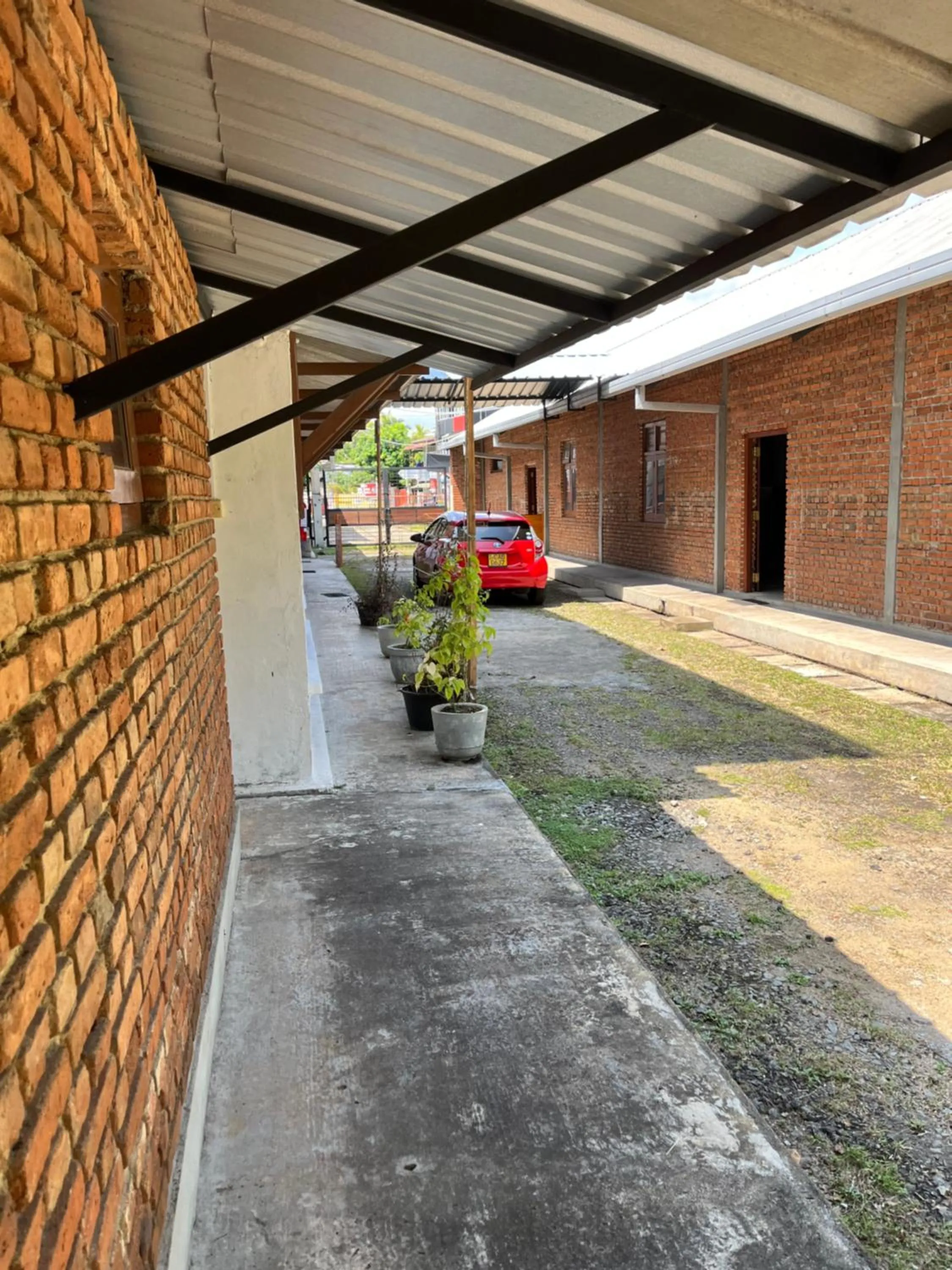 Facade/entrance in Tanty’s Hostel