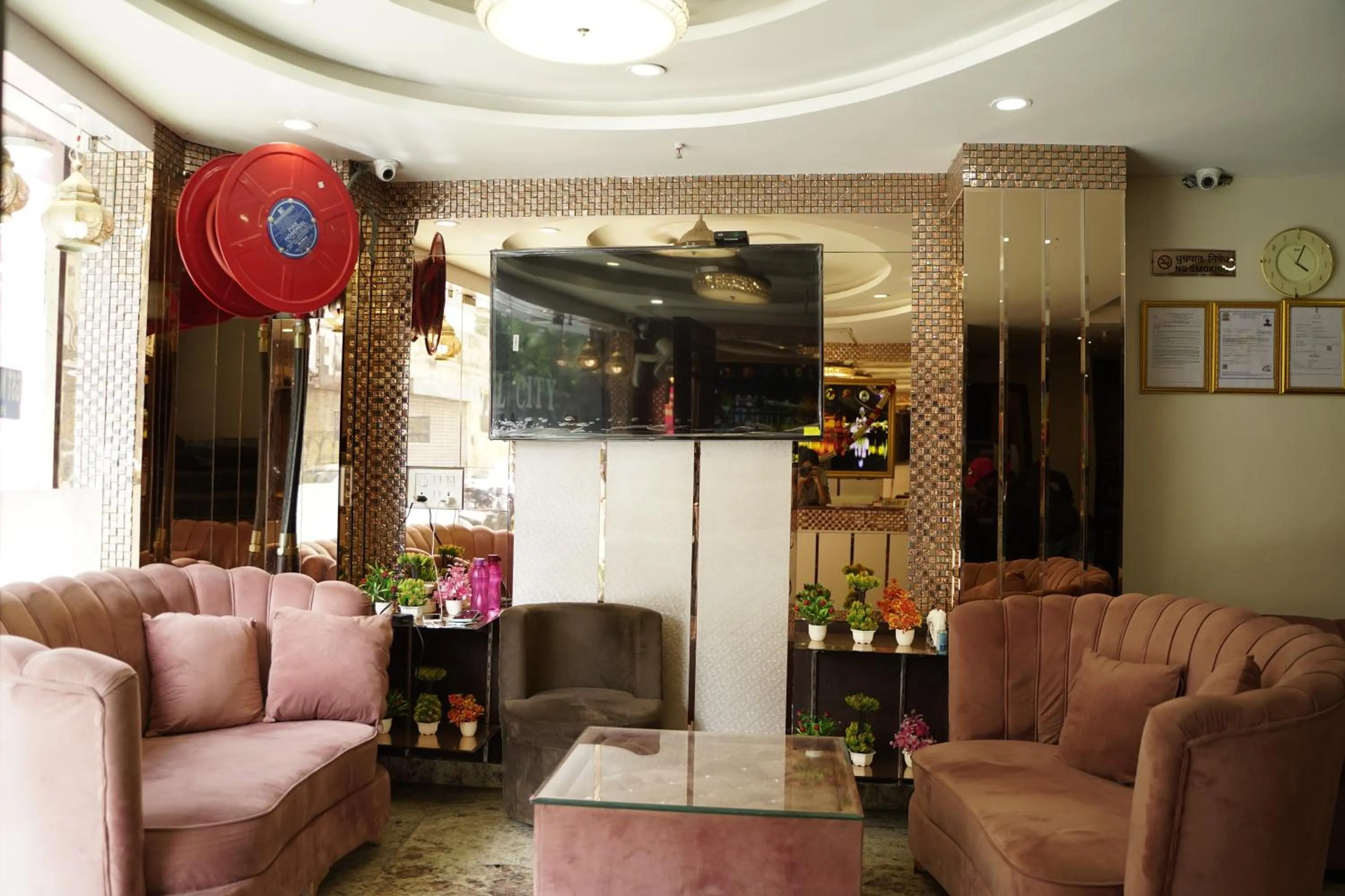 Seating area in Hotel Wall City 55