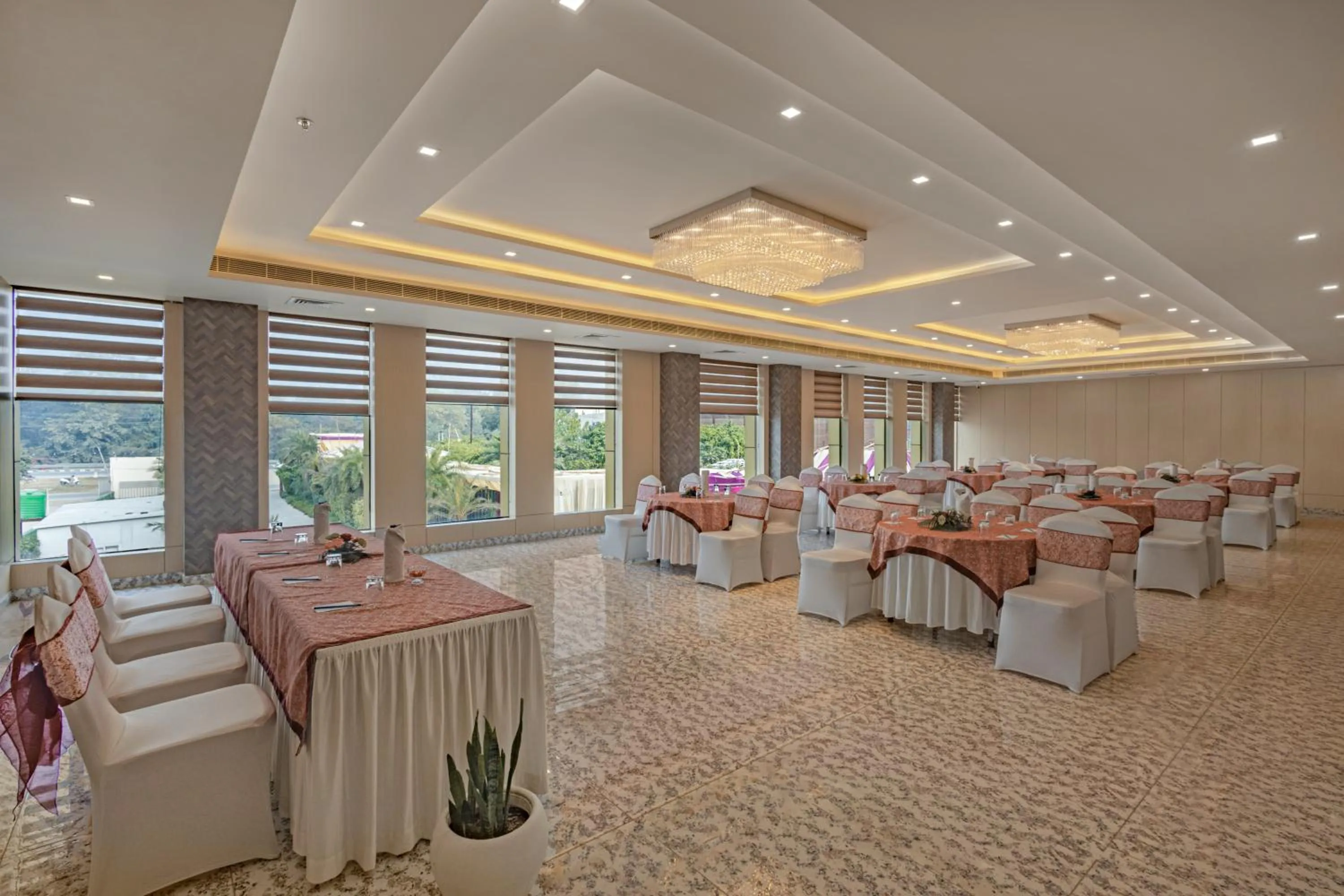 Banquet/Function facilities in Sterling Mantra Haridwar