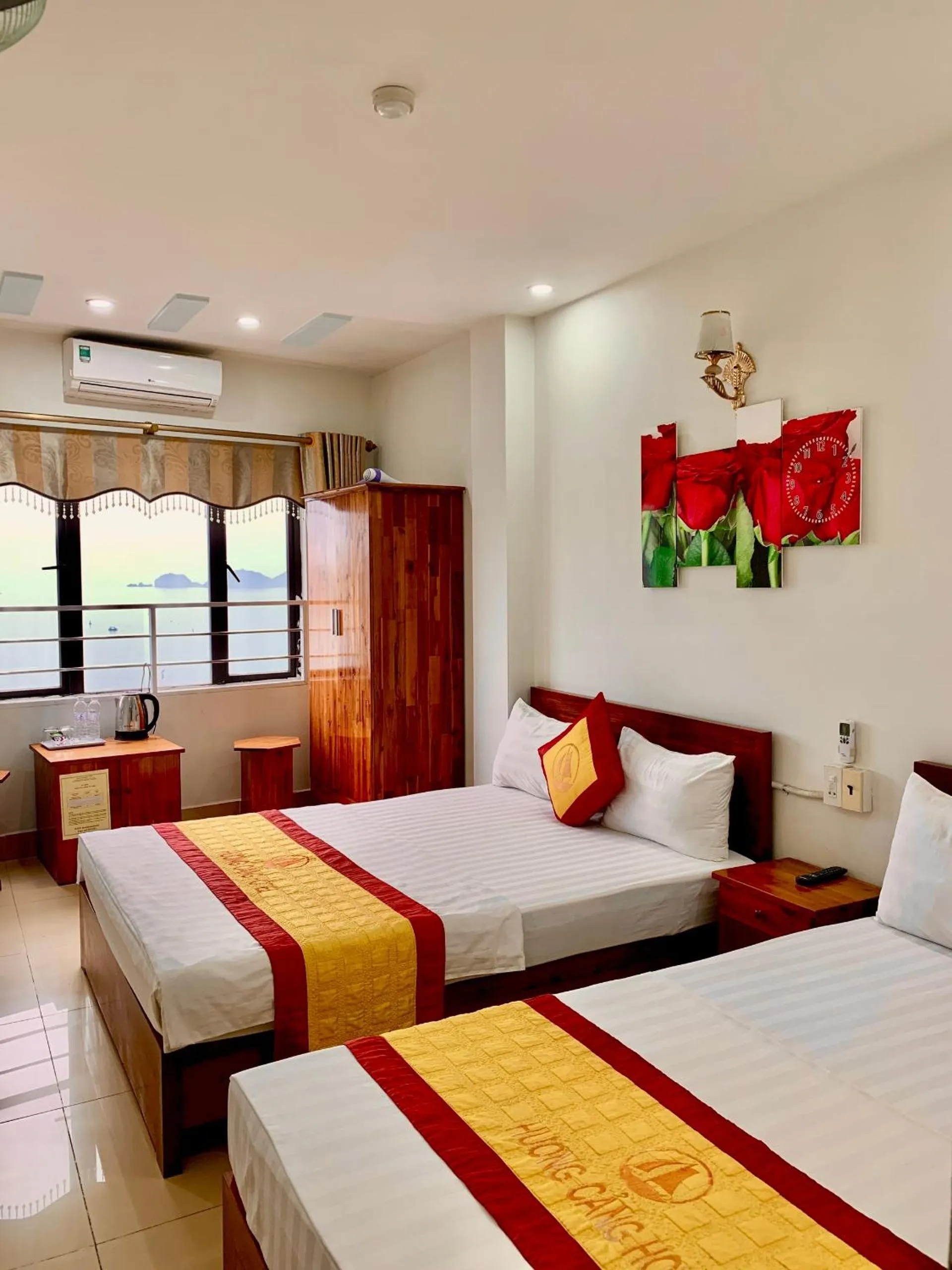Bed in Huong Cang Sea View Hotel