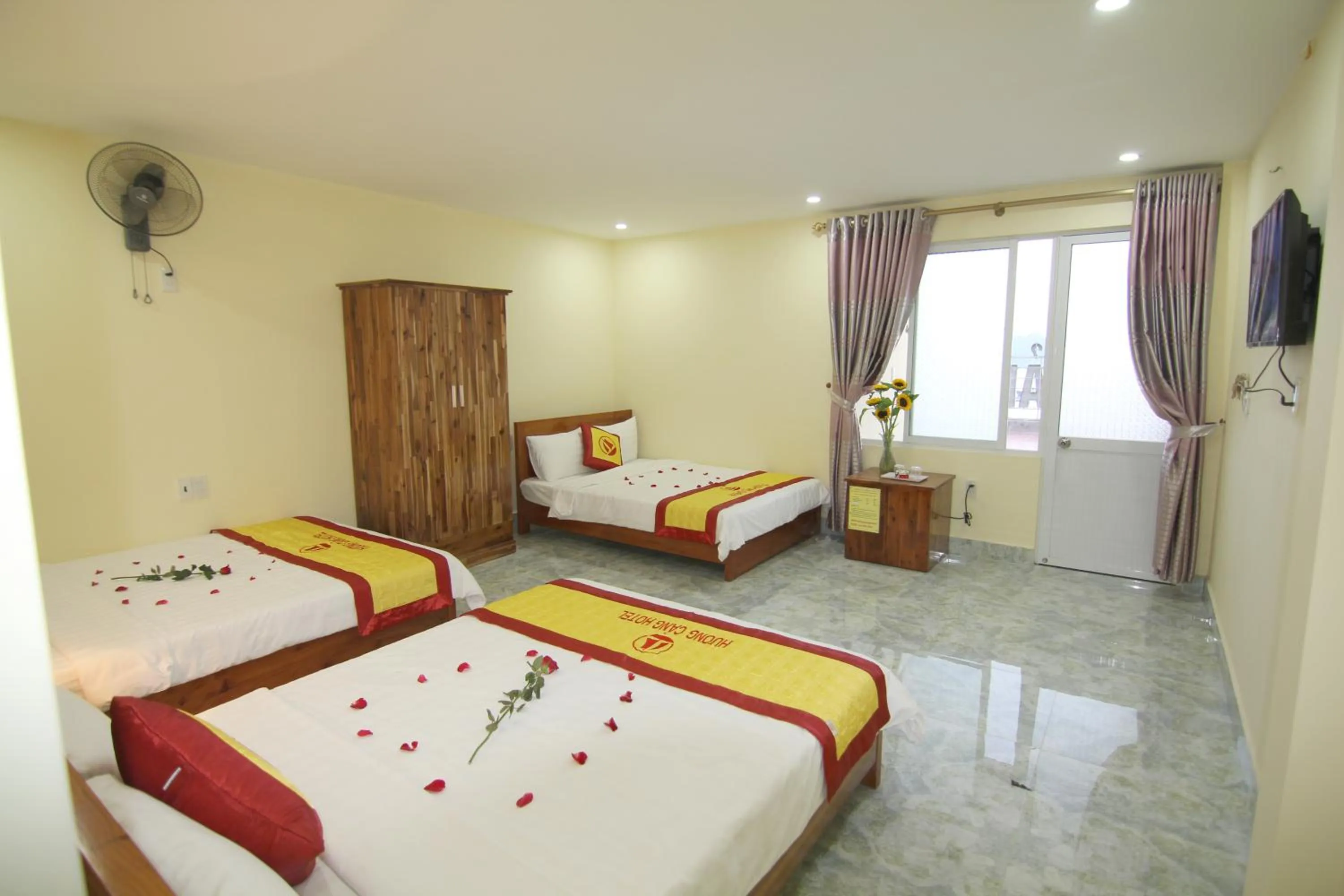 Bed in Huong Cang Sea View Hotel