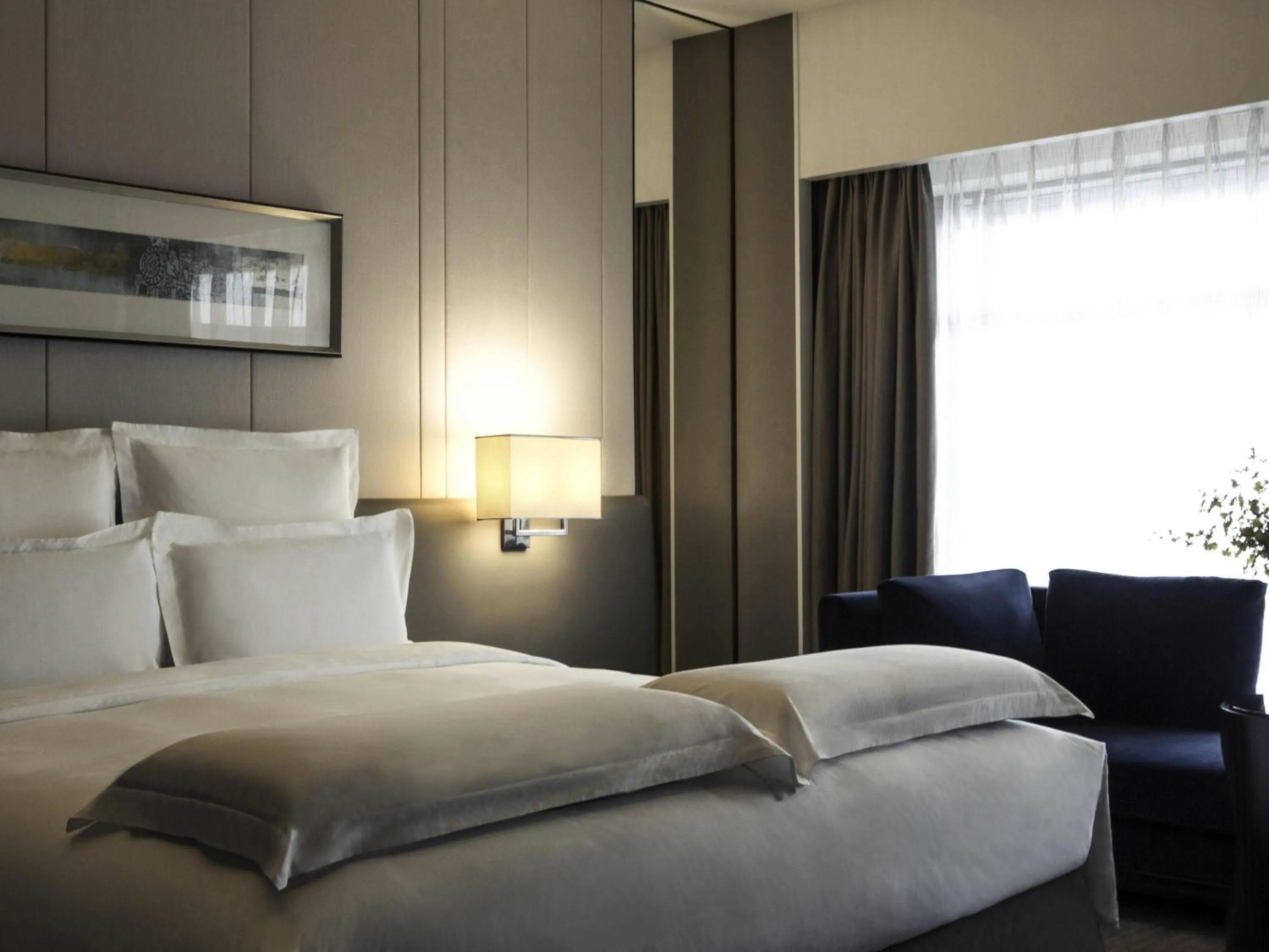 Executive King Suite with Lounge Access in Pullman Shanghai Xuhui